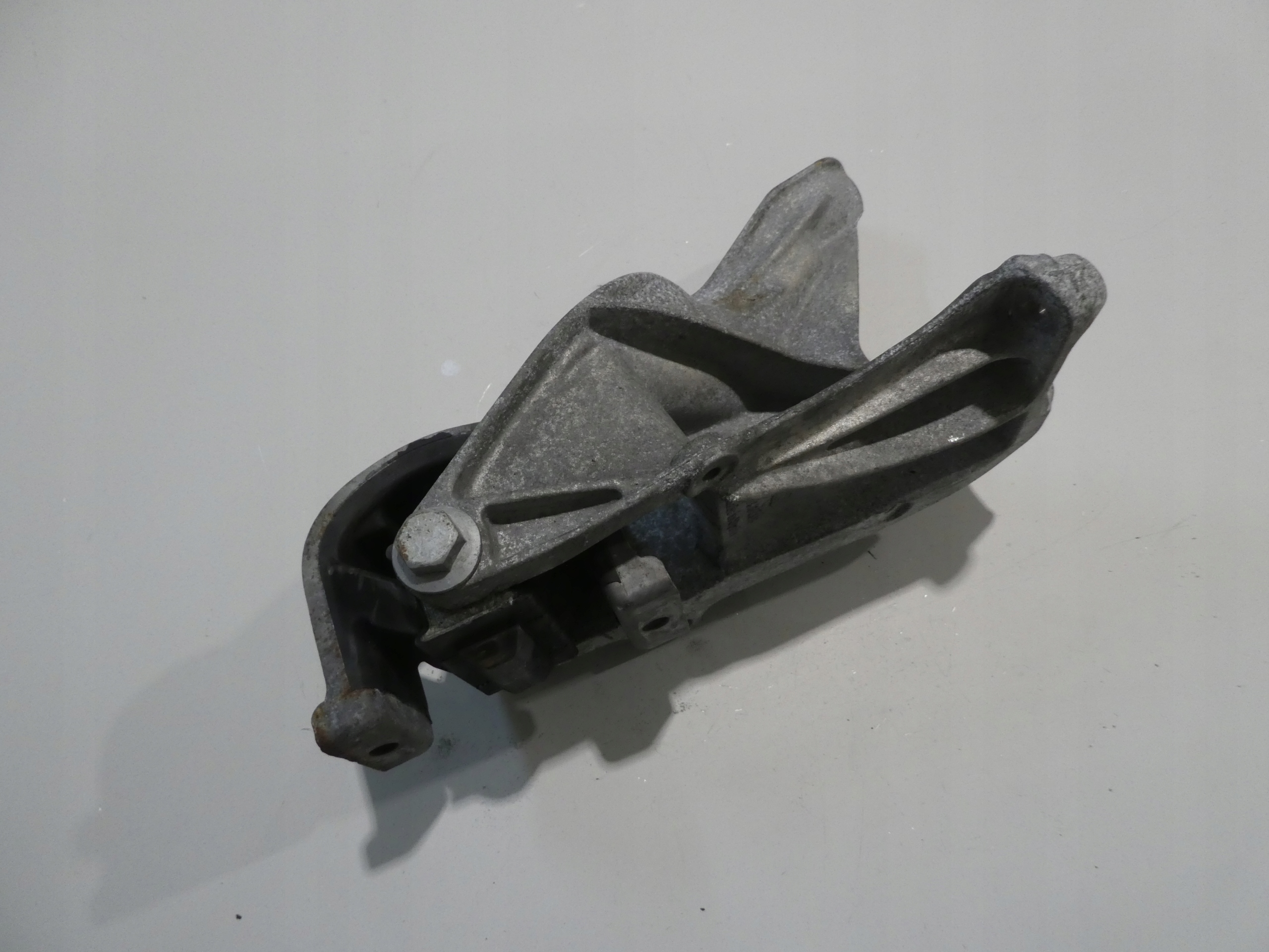 VW T6 2.0TDI holder engine mount 7E0199343B