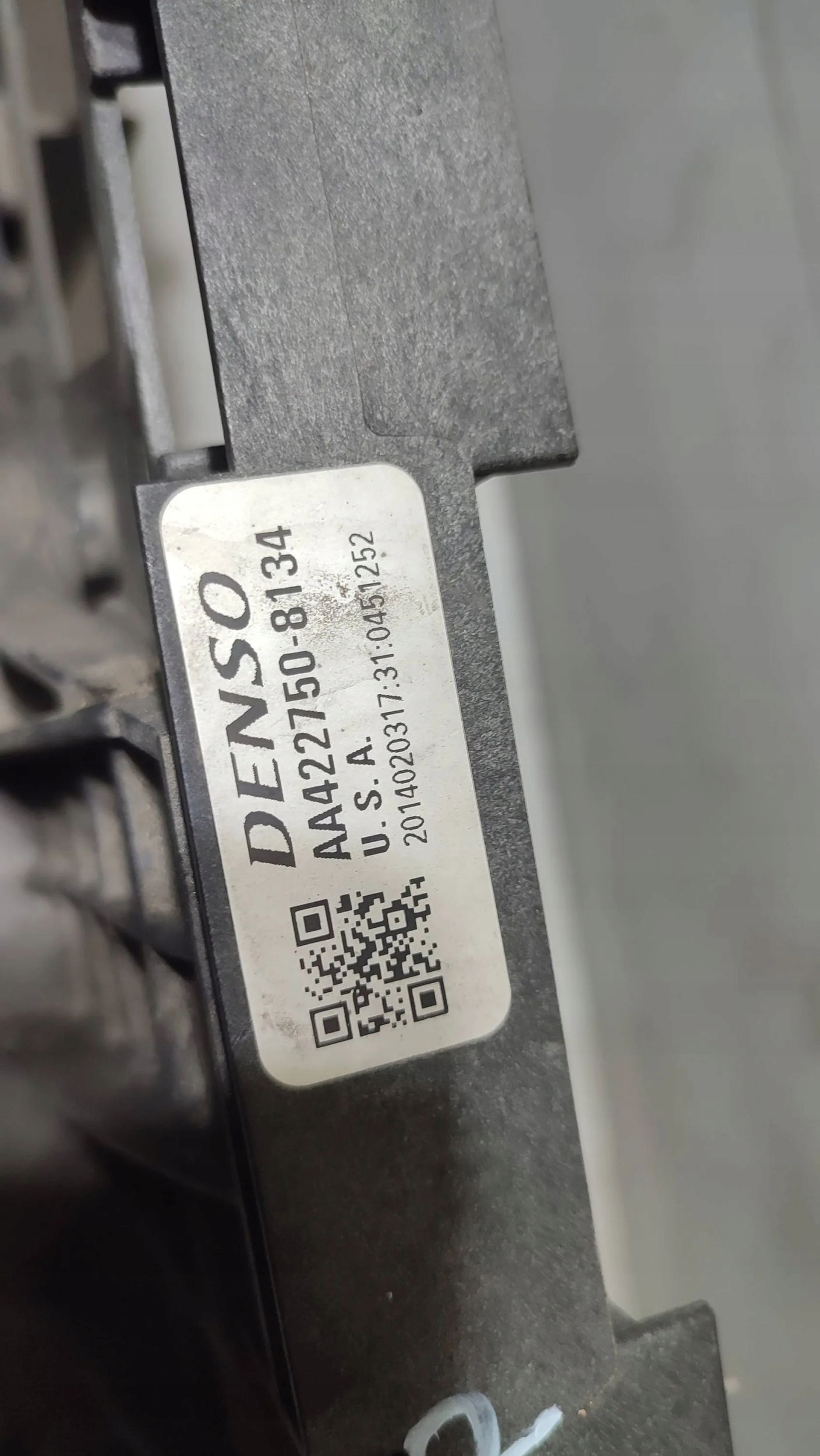 Jeep Cherokee 2015 elektrický ventilátor chladiče