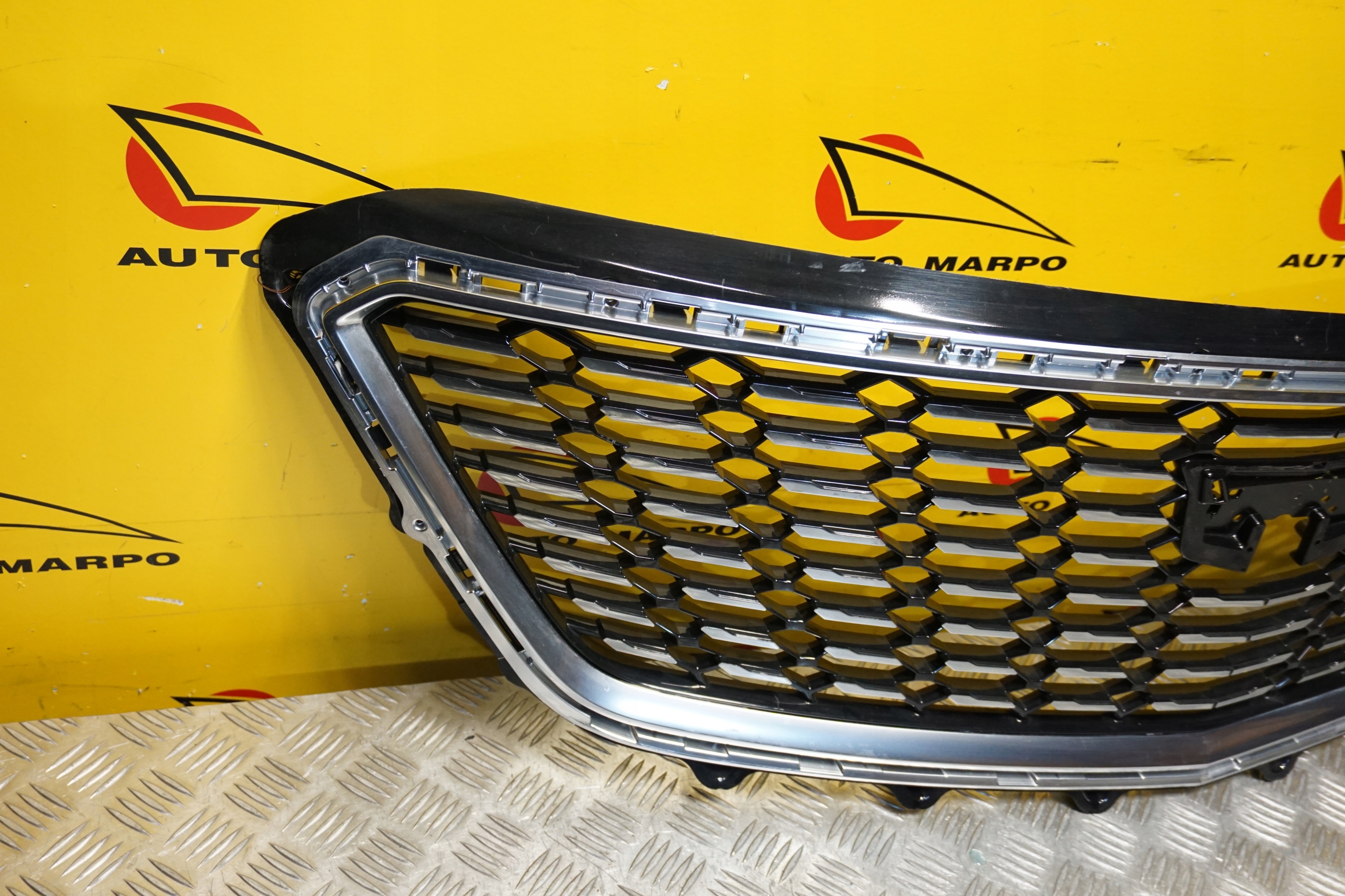 CADILLAC XT4 2020 - 2023 Atrapa Przód Grill Chrom 84681891 Producent części Cadillac OE