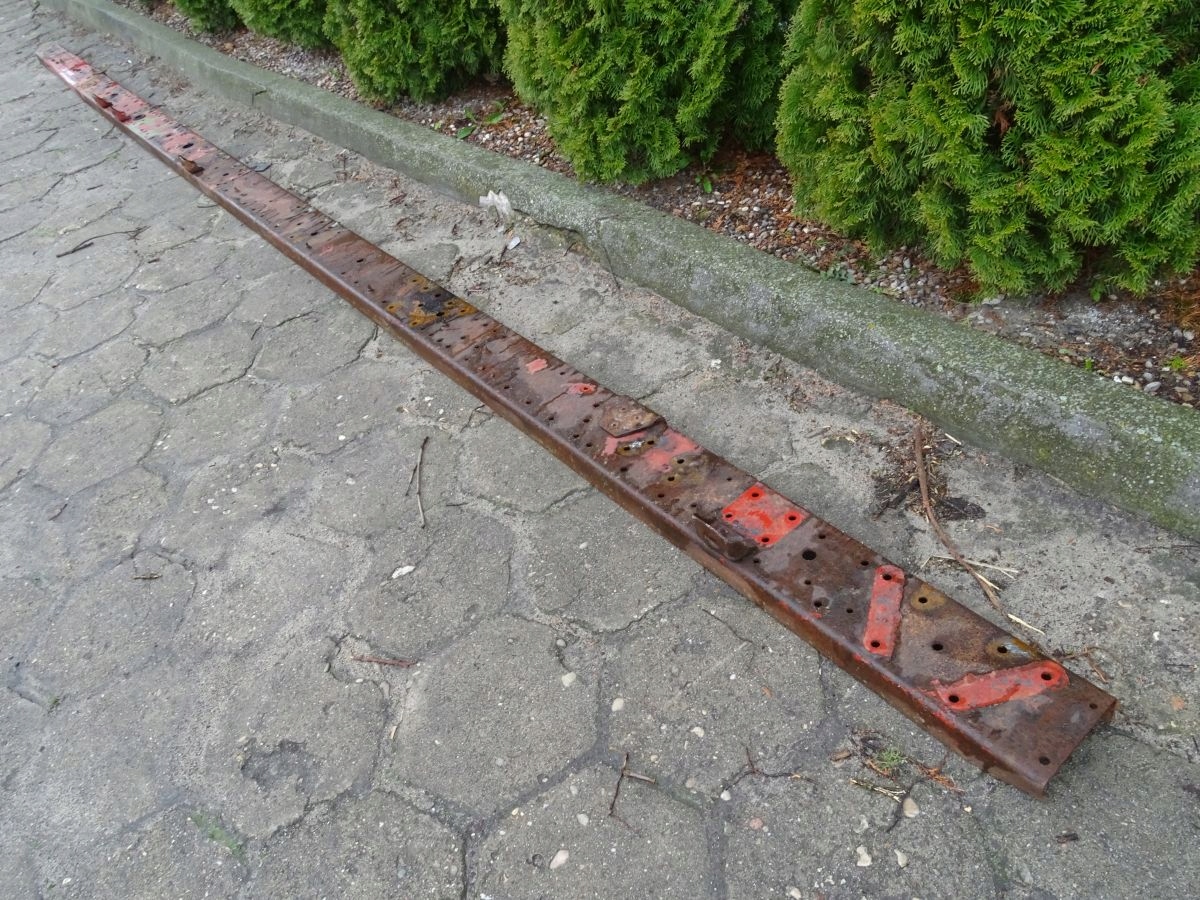 IVECO EUROCARGO 91-02 рамка правая сторона 690X18 #132