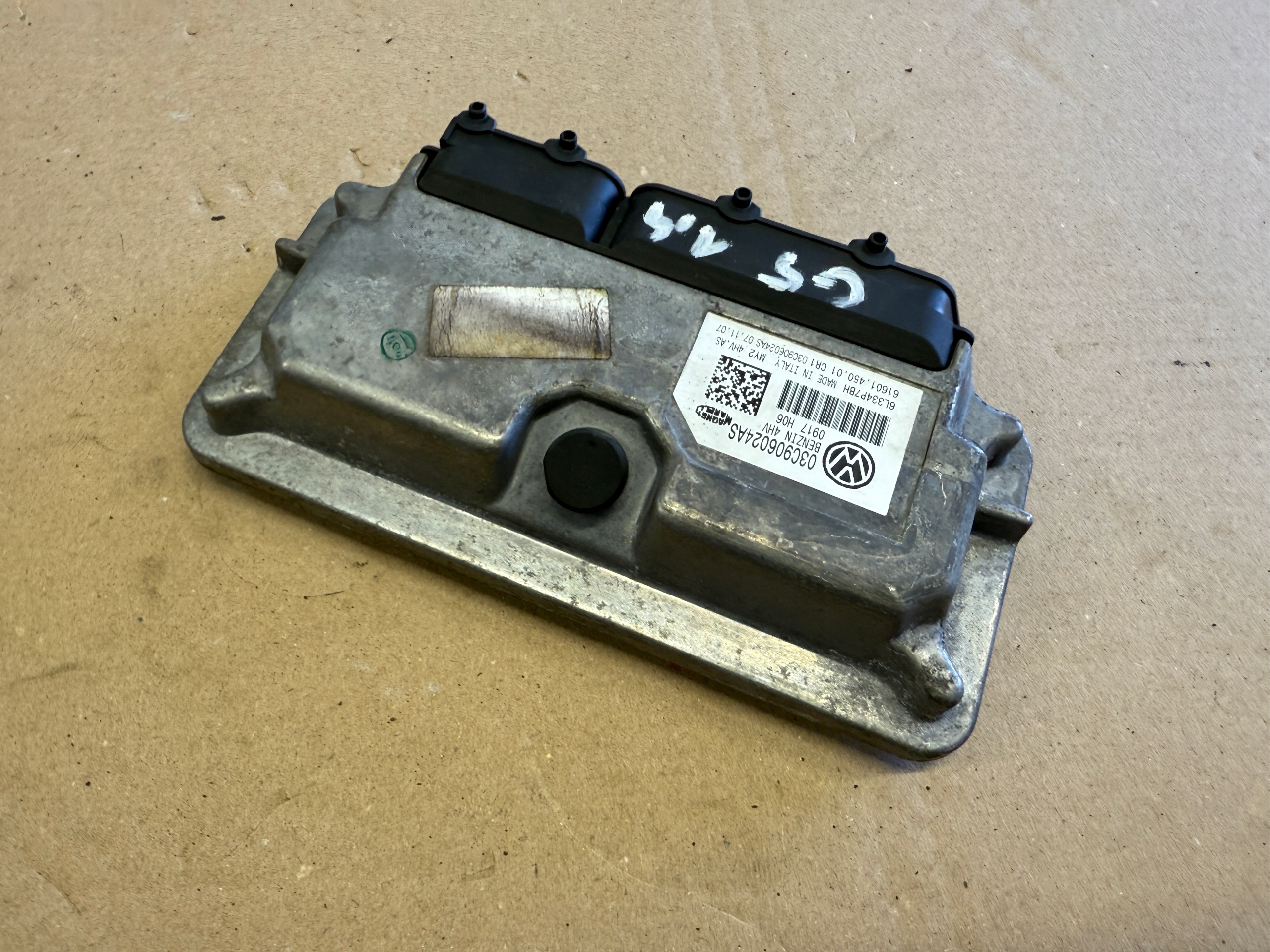 VW GOLF V 1.4 16V control unit computer of the engine 03C906024AS