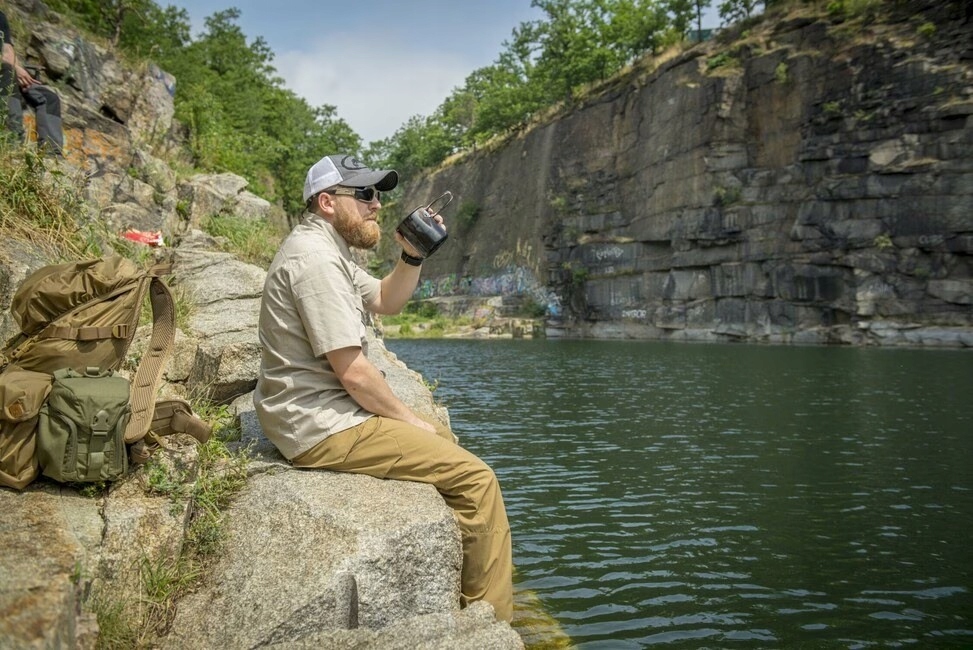 Kubek Turystyczny Aluminiowy Helikon Camp Cup Outdoor 0,85L na PREZENT Kolor dominujący szary