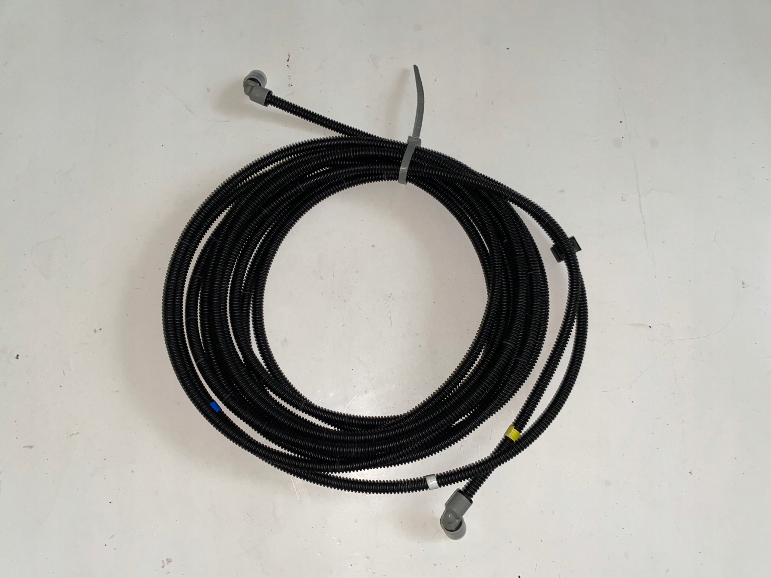 PRZEWOD SPRYSKIWACZY A2058600592 MERCEDES W205