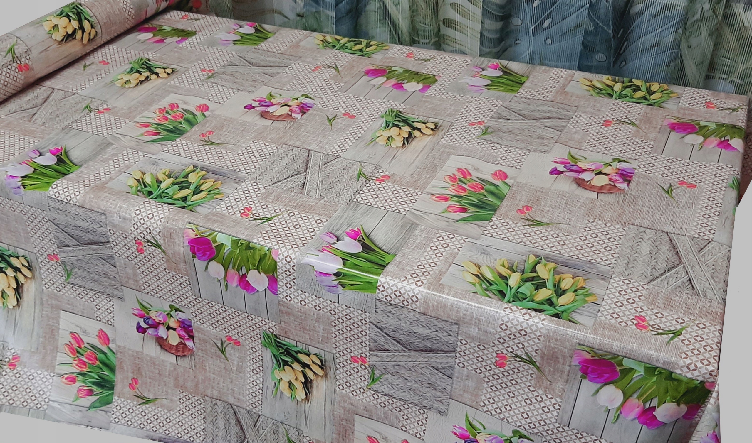 CERATA, CERATY,OBRUS, TULIPANY, KWIATY, BEŻOWA Szerokość produktu 140 cm