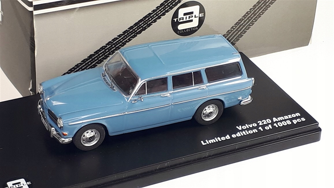 TRIPLE9 Volvo 220 Amazon 1966 Modrá/Šedá 1:43