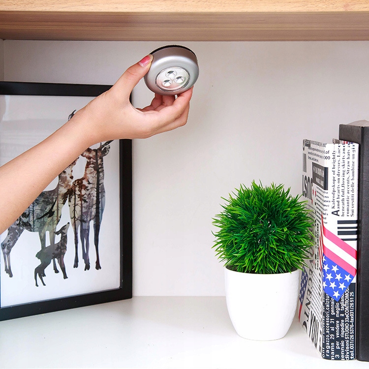 LAMPKA SAMOPRZYLEPNA 3xLED UNIWERSALNA DOTYKOWA Kod producenta ZD9