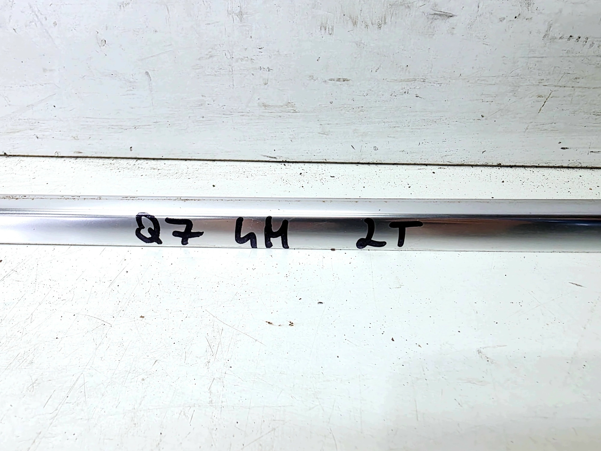 moulding bodywork CHROM left AUDI Q7 4M 4M0853345A