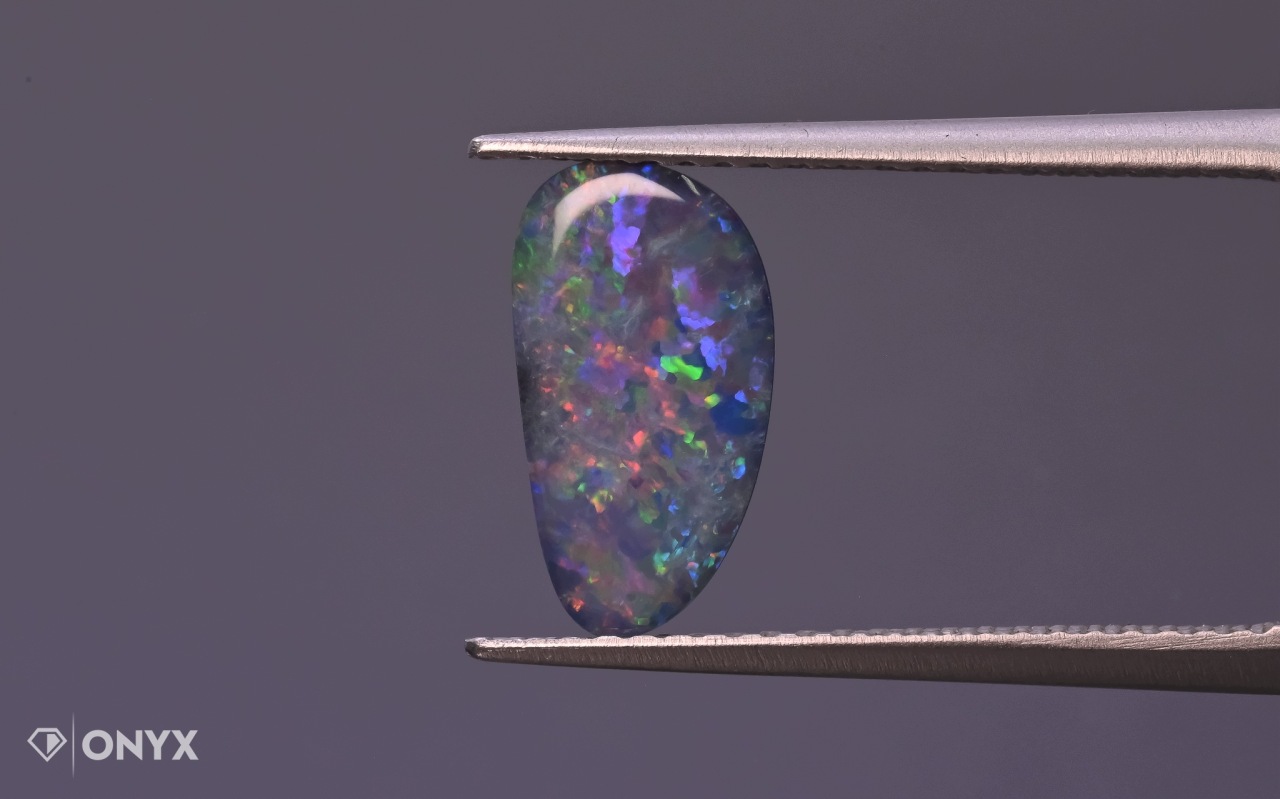 Australský opál, konvexní deska, nepravidelný dublet, 11,5 x 6 mm