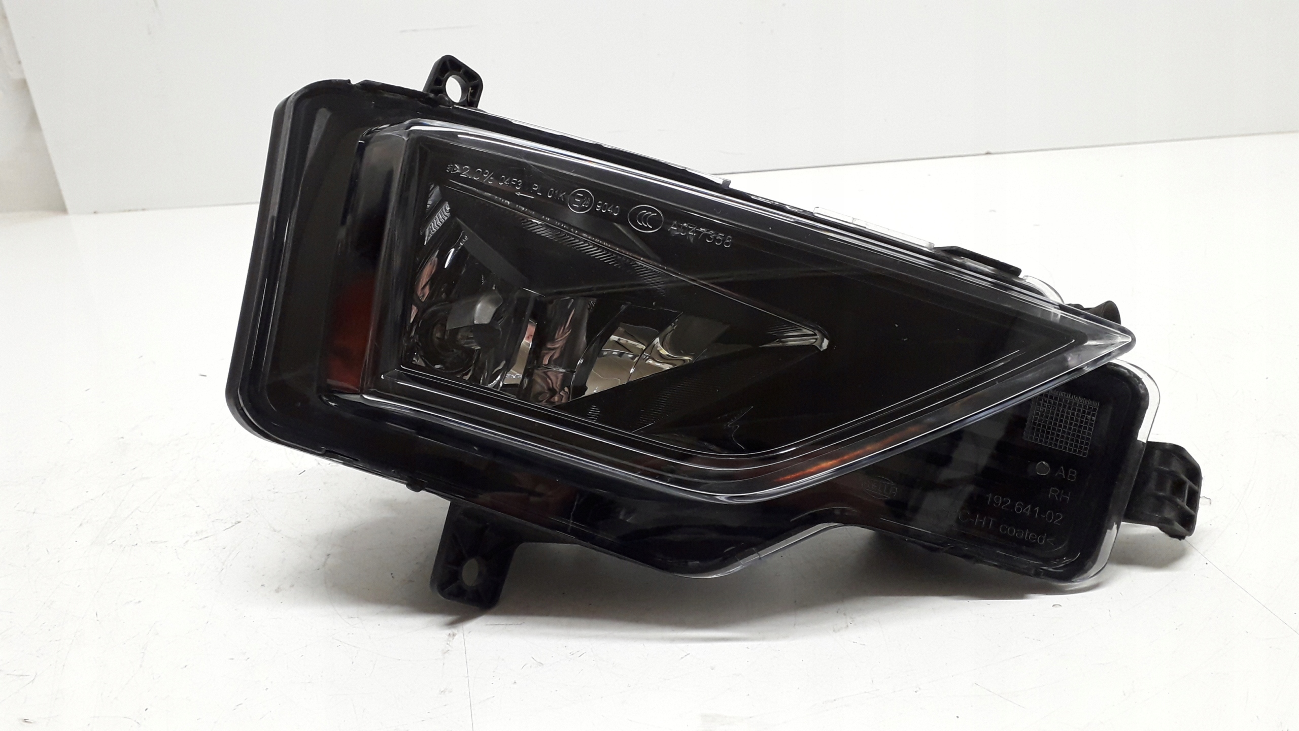 VW SPORTSVAN 14-18 HALOGEN PRAWY 510941662C