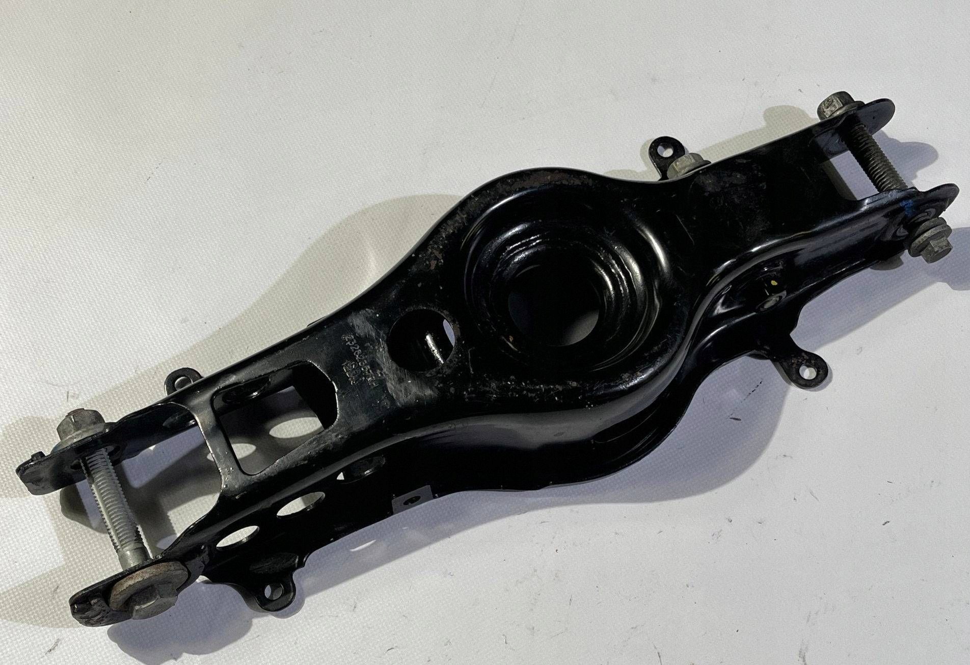 Querlenker hinten rechts heck Blende Abdeckung des Querlenkers Chevrolet Camaro 2016+