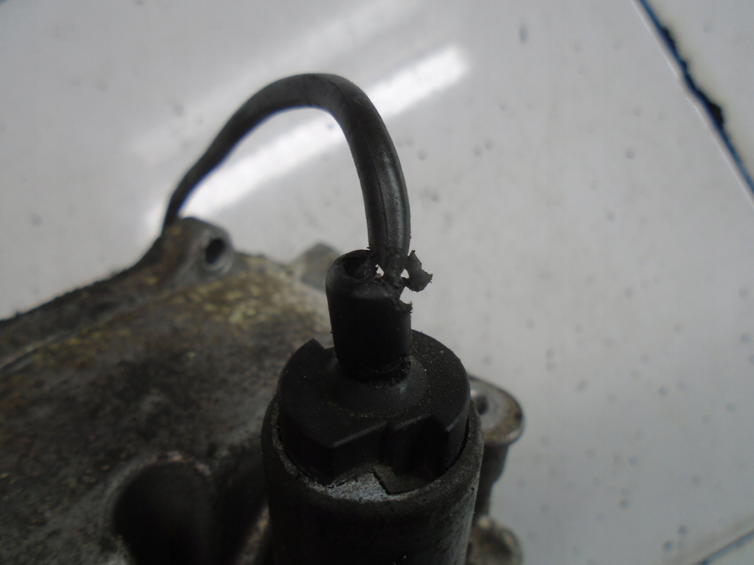 AUDI A4 B6 2.0 FSI couverture pompe VACUM 06D103530K
