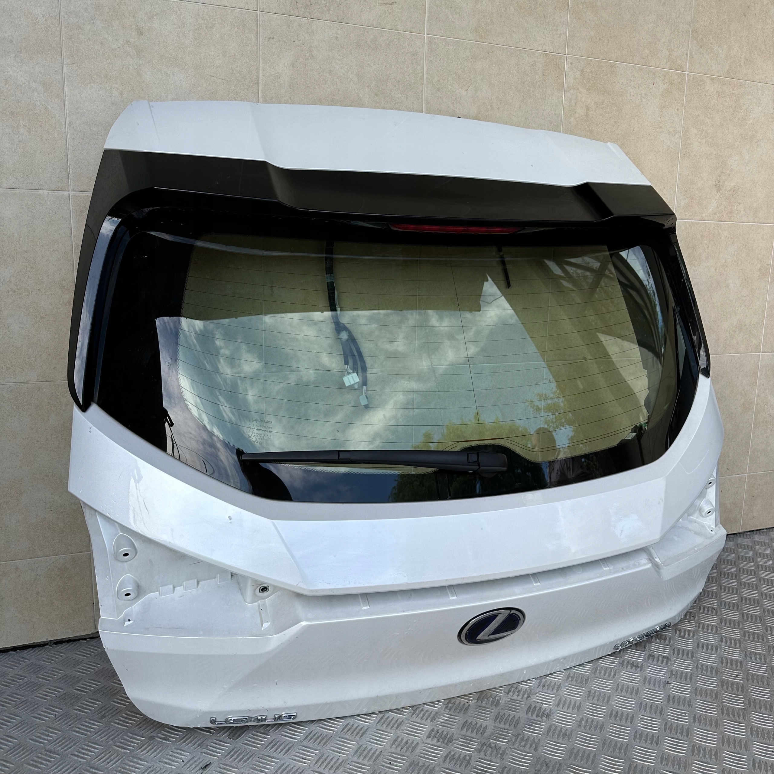 boot doors LEXUS UX 250H HYBRID 2019 ROK KAMERA