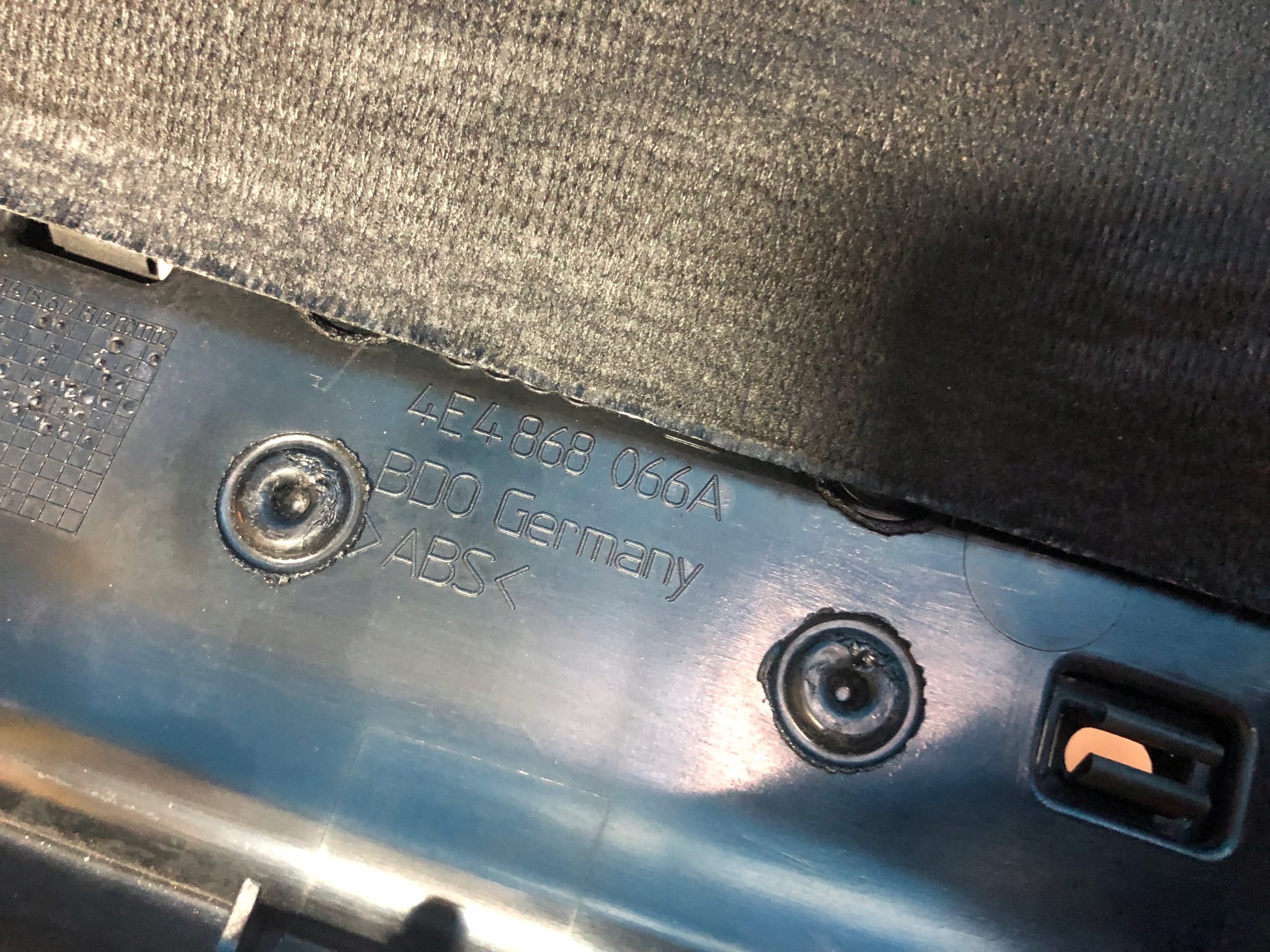 дверные карты задний P Audi OE 4E4868066A