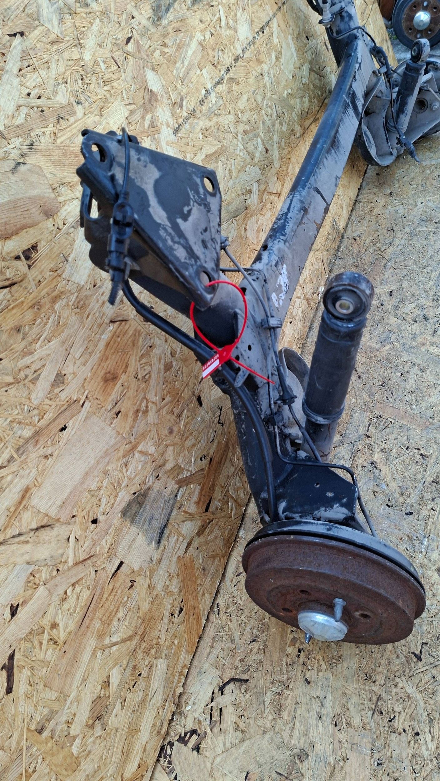 axis rear part FIAT 500 LIFT 2015