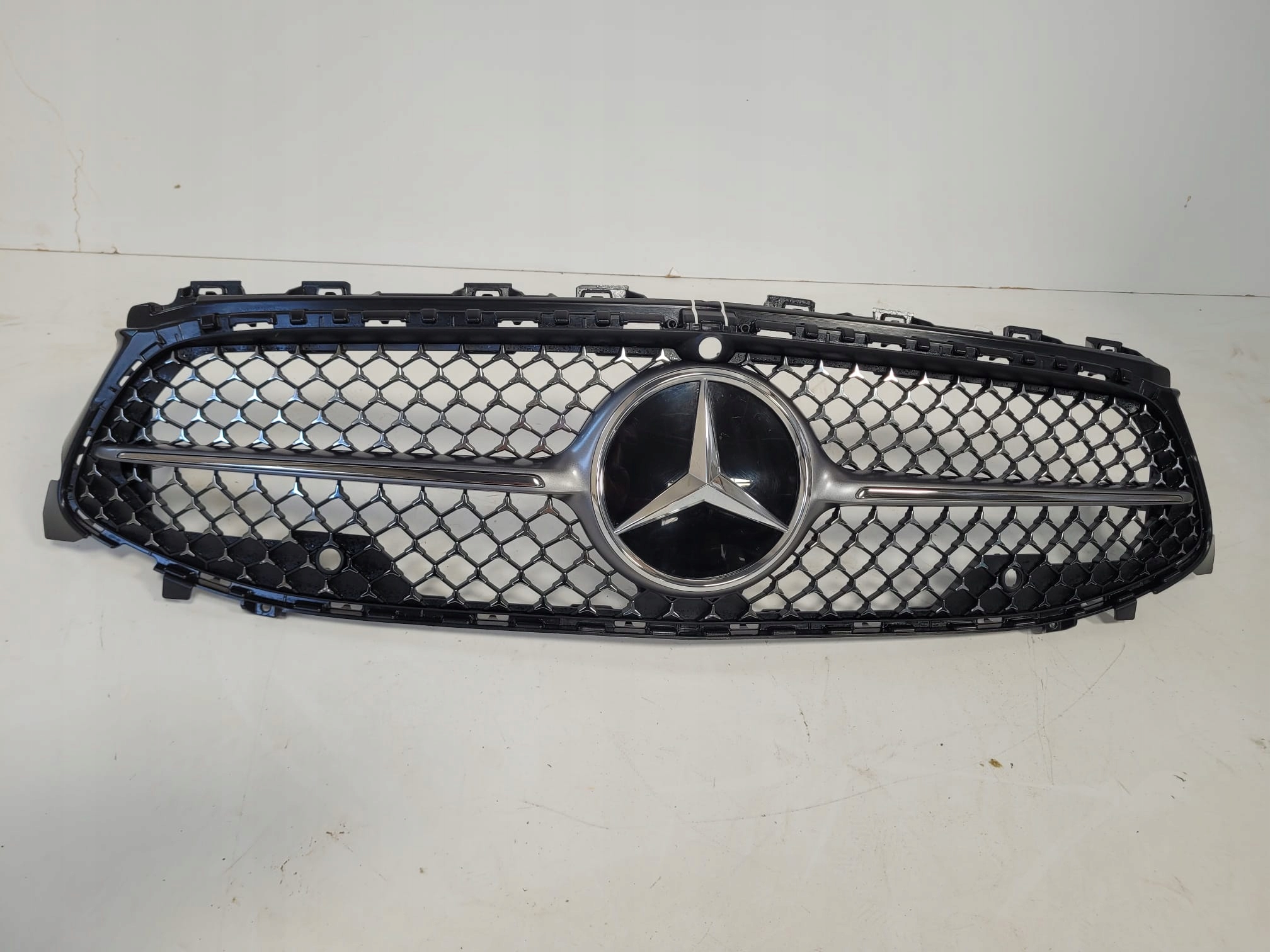 РЕШЁТКА РЕШЕТКА РАДИАТОРА MERCEDES КЛА A1188884400 A1188888800