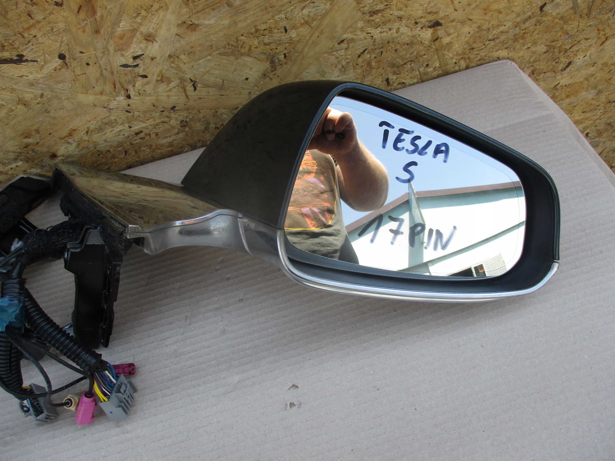 Lusterko prawe Tesla S EU 15PIN 17PIN Producent części Tesla