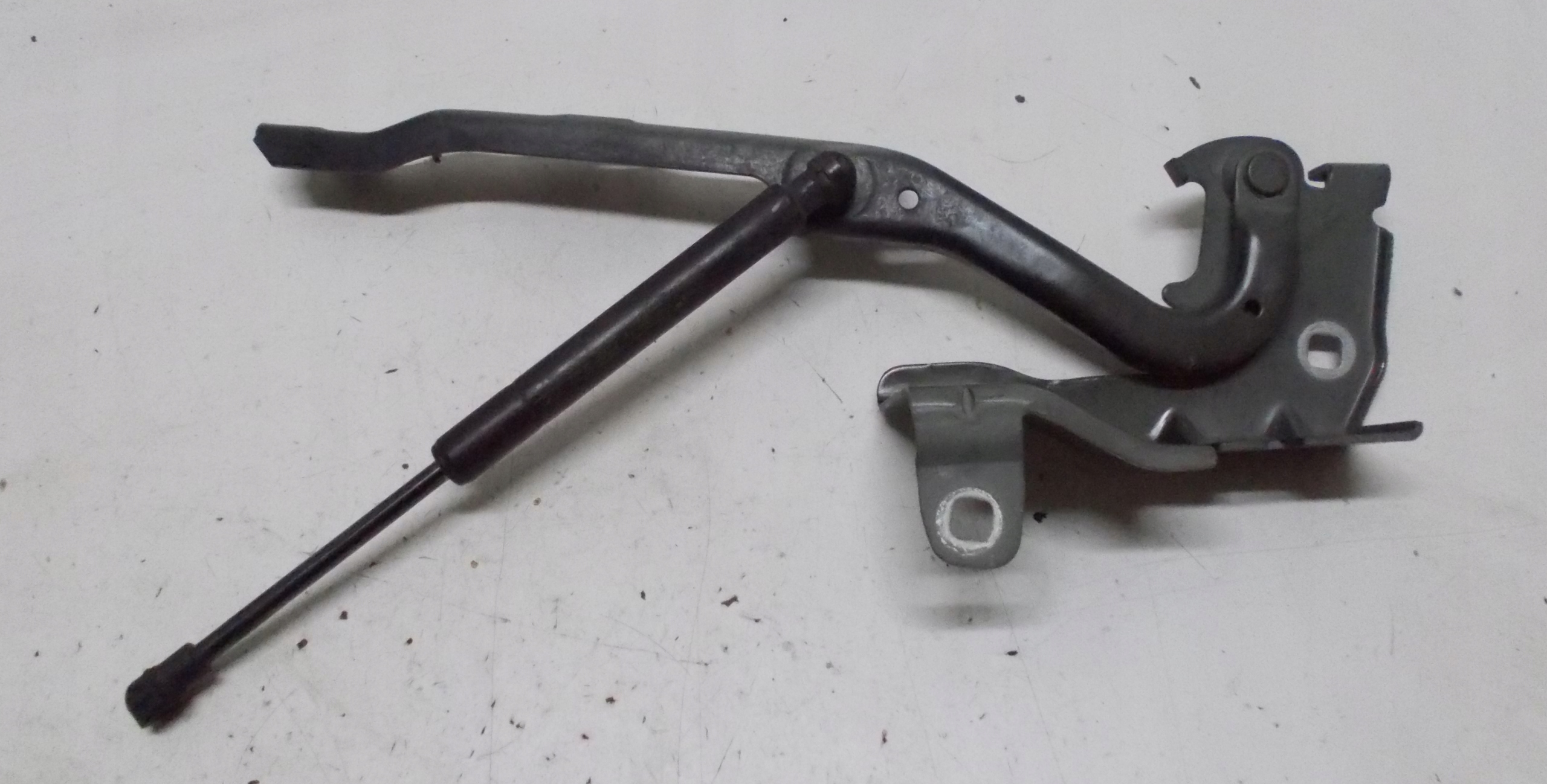 RENAULT LATITUDE 3.0 DCI 12R hinge bonnets left 654010010R