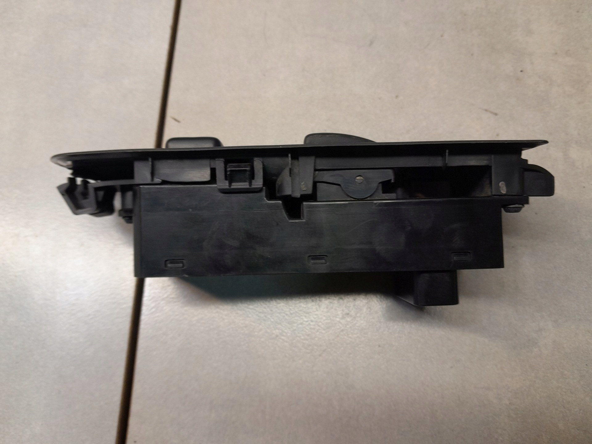 PENEL windows left front MITSUBISHI COLT VI 8608A076