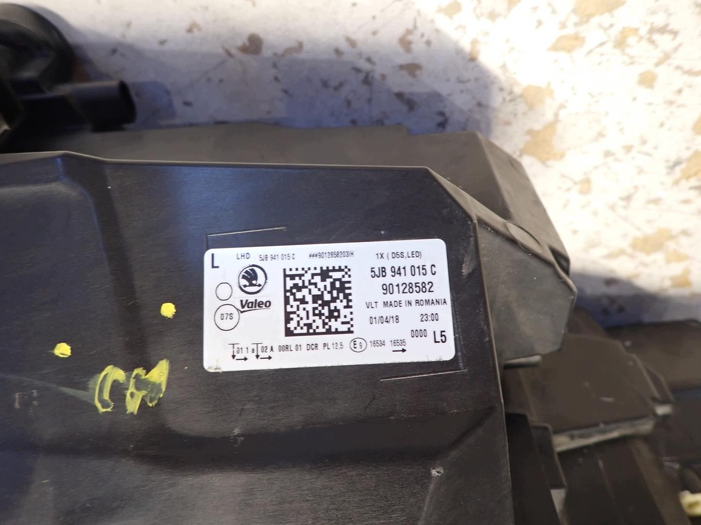 light front front left SKODA RAPID LIFT 2017- XENON 5JB941015C