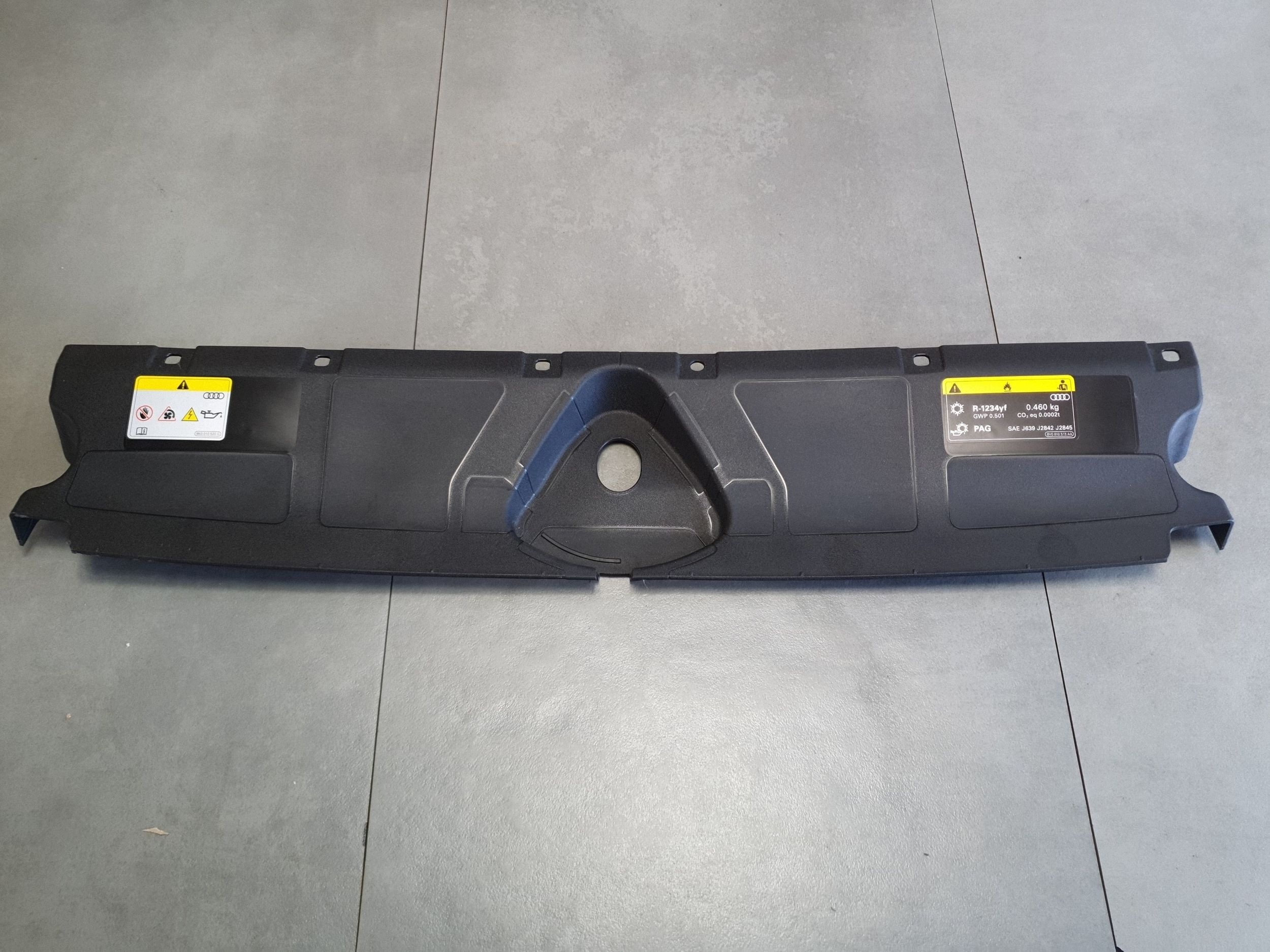 Audi A3 8Y cover for support panel for radiators 8Y0121285