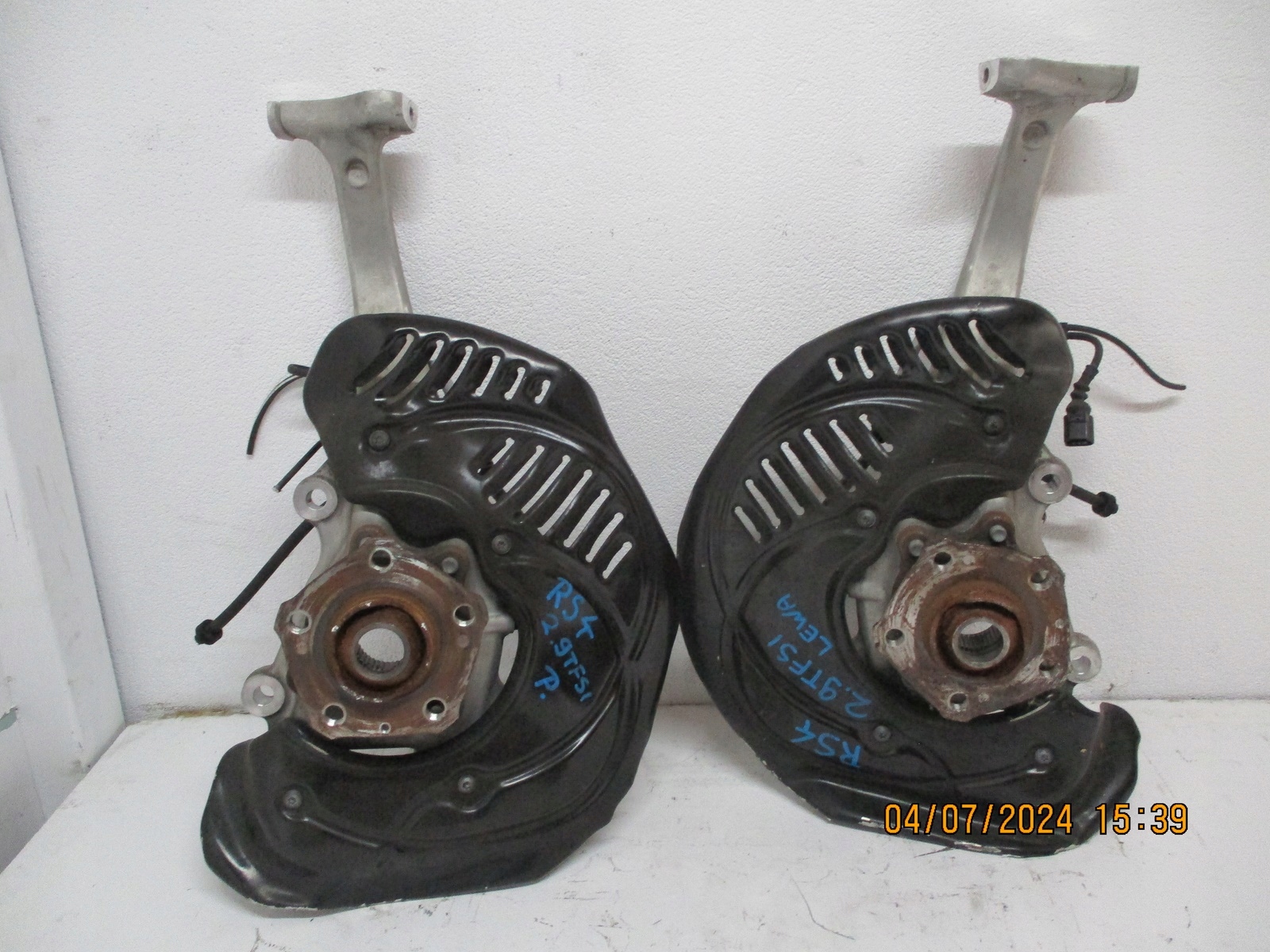 swing swings front AUDI A4 RS4 2,9TFSI 8W0407559 8W0407560