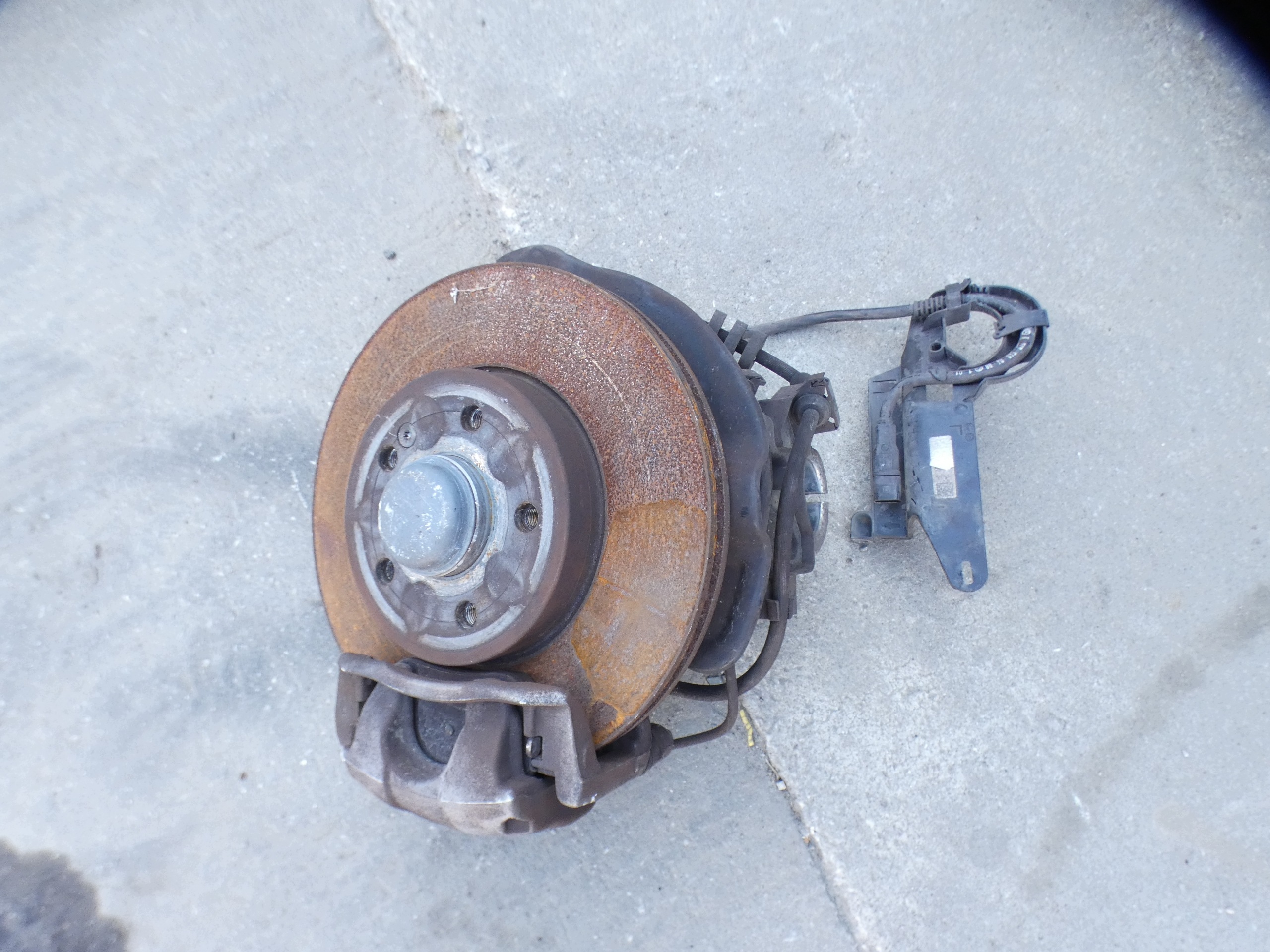 MERCEDES W177 1.3 swing of the pivot disc caliper left right