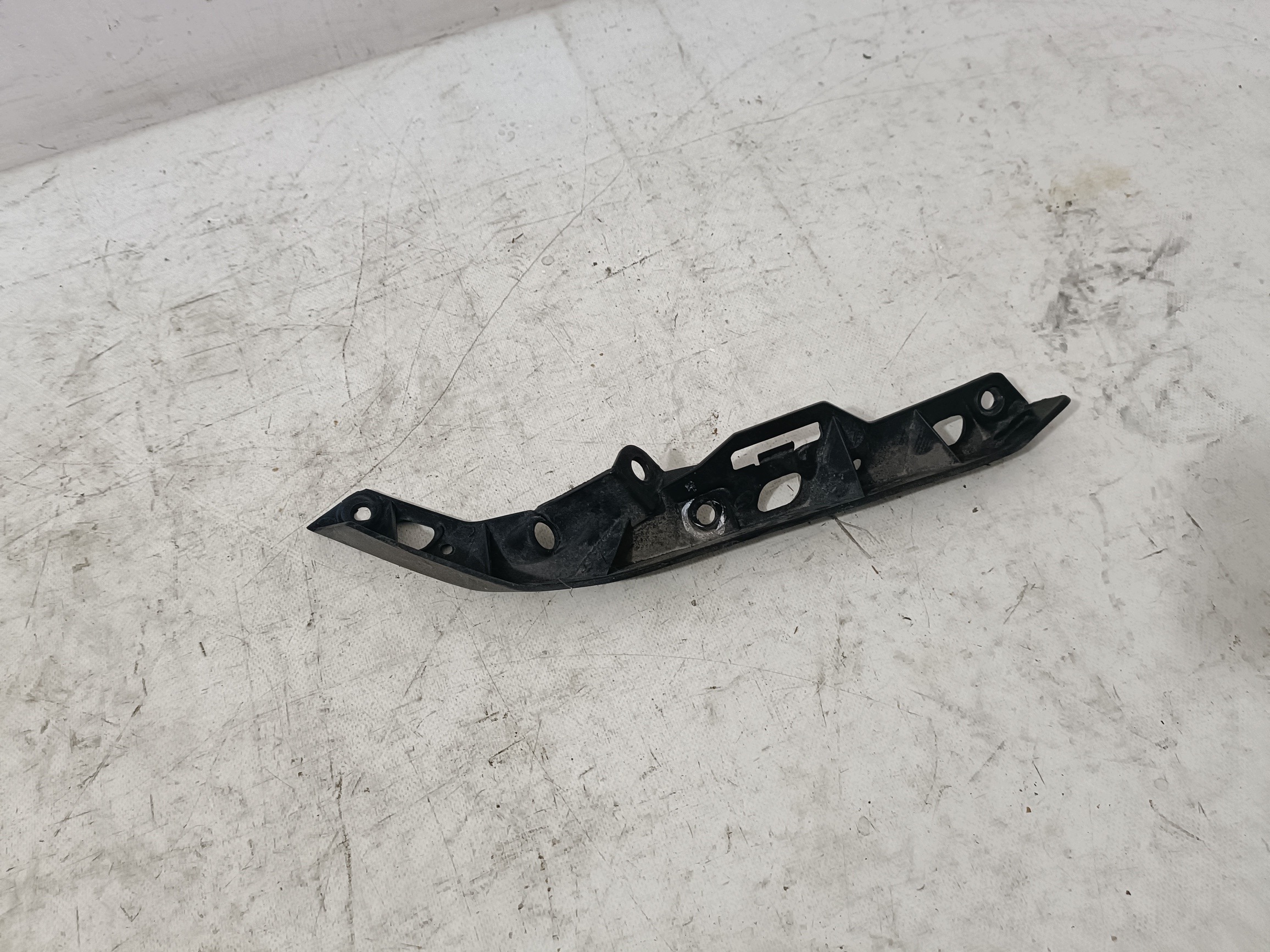 DODGE CHARGER 2019- bumper bracket front left 68213538AC