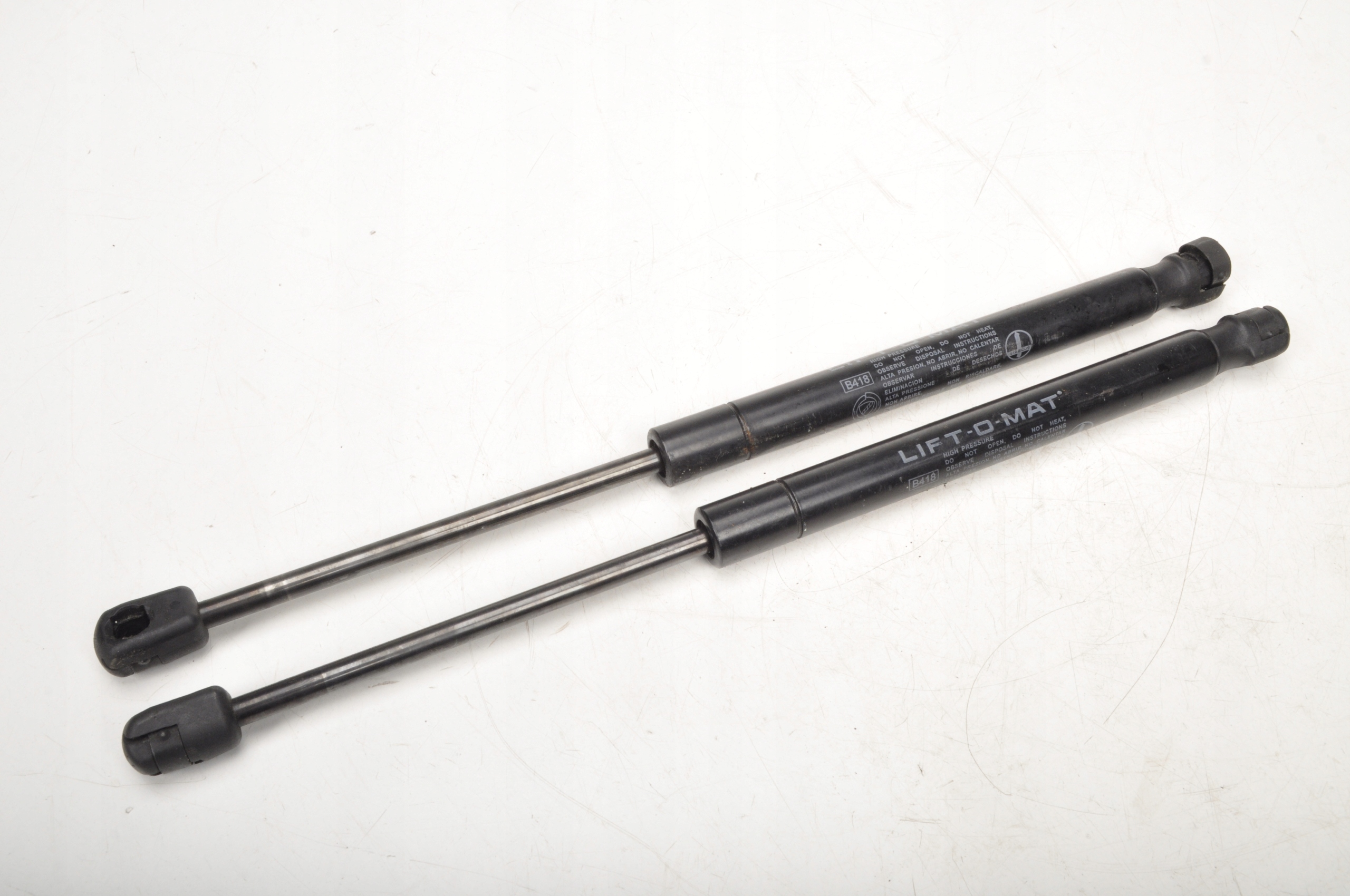 68250000 - GRANTURISMO 4.7 привід телескоп маски KPL 2шт