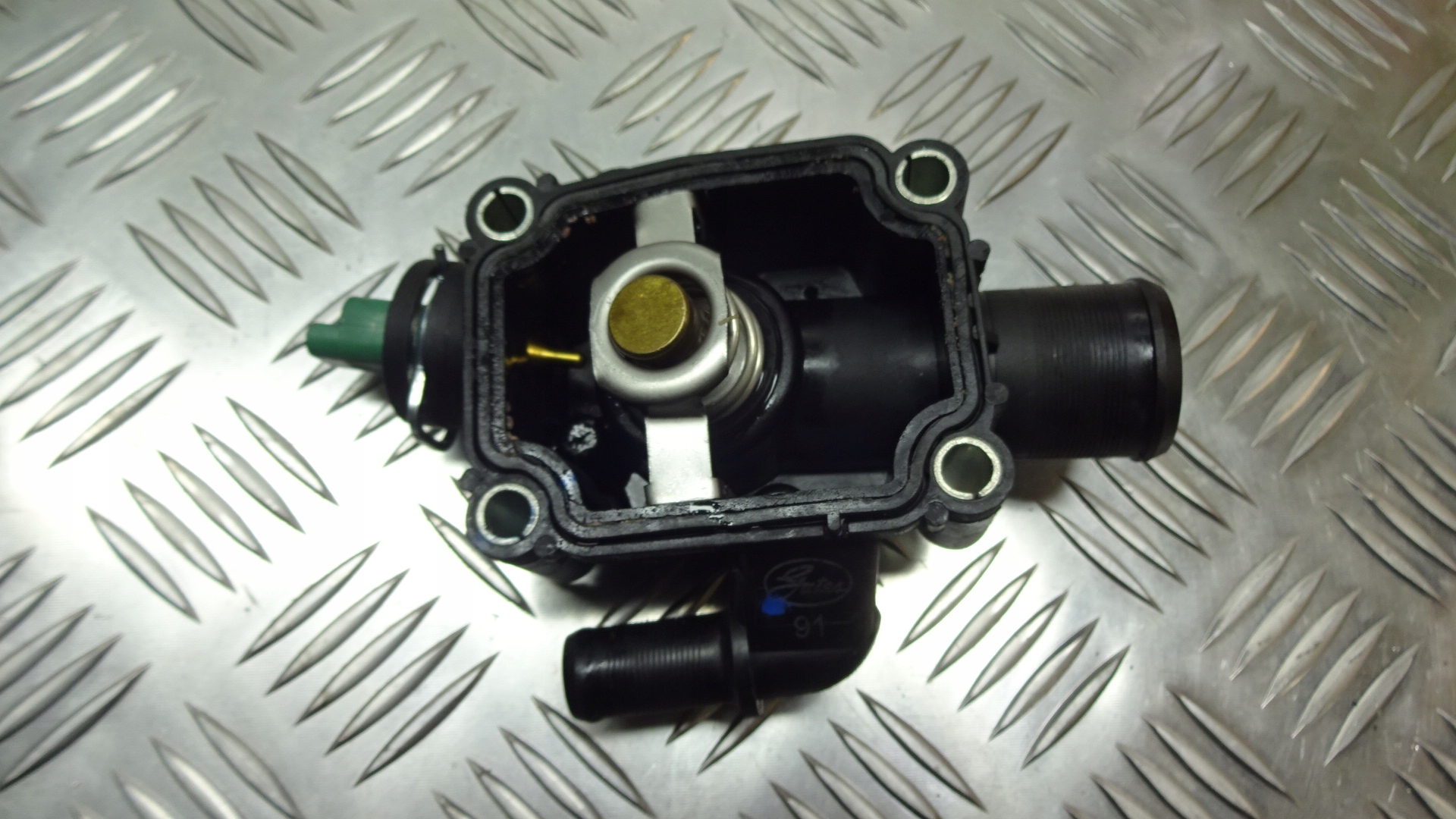 OBUDOWA TERMOSTATU PEUGEOT 307 1.6 16V Typ samochodu Samochody osobowe