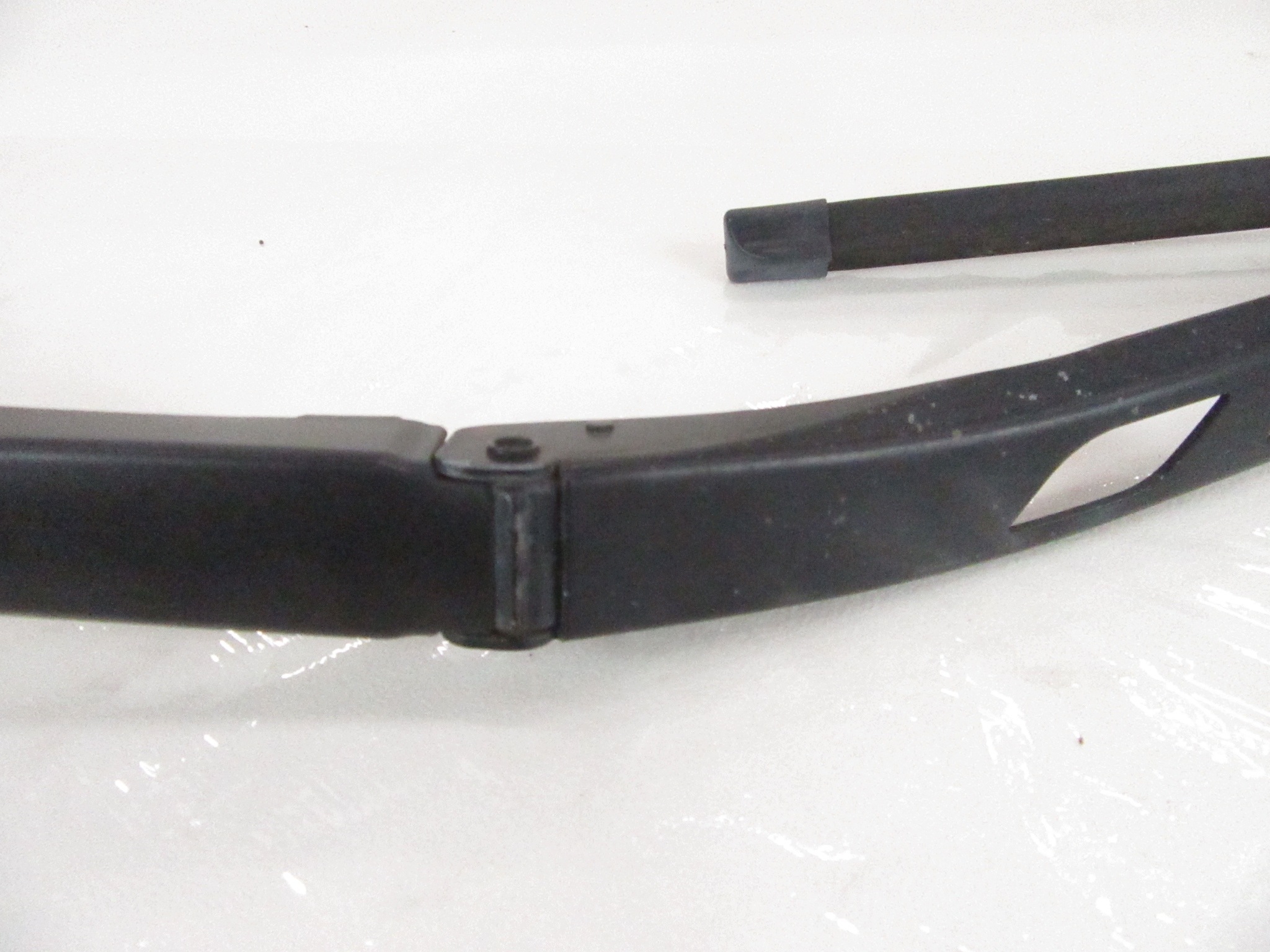 wiper arm left front BMW e60 e61 sedan KOMBI EUROPA