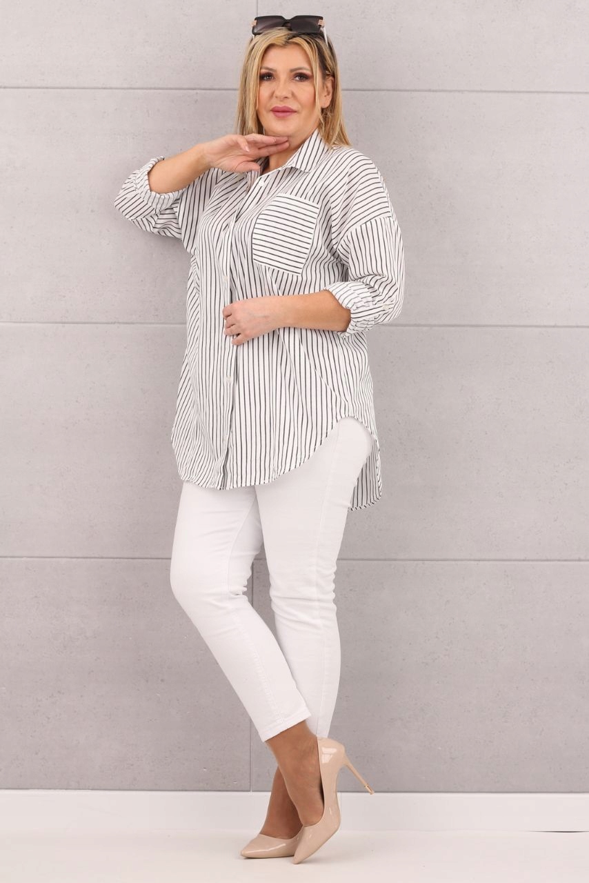 BAWEŁNIANA KOSZULA DAMSKA OVERSIZE WZÓR W PASKI LUŹNA DUŻE ROZMIARY Kolor biały
