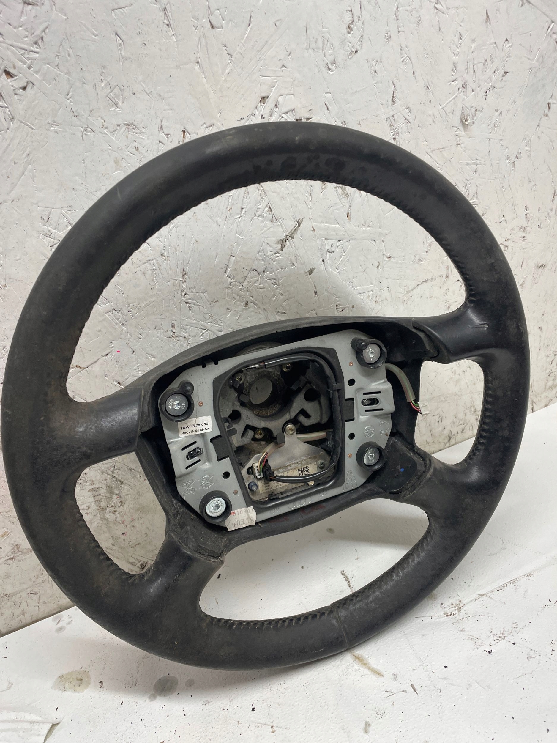 руль Audi OE 4B0419091BB