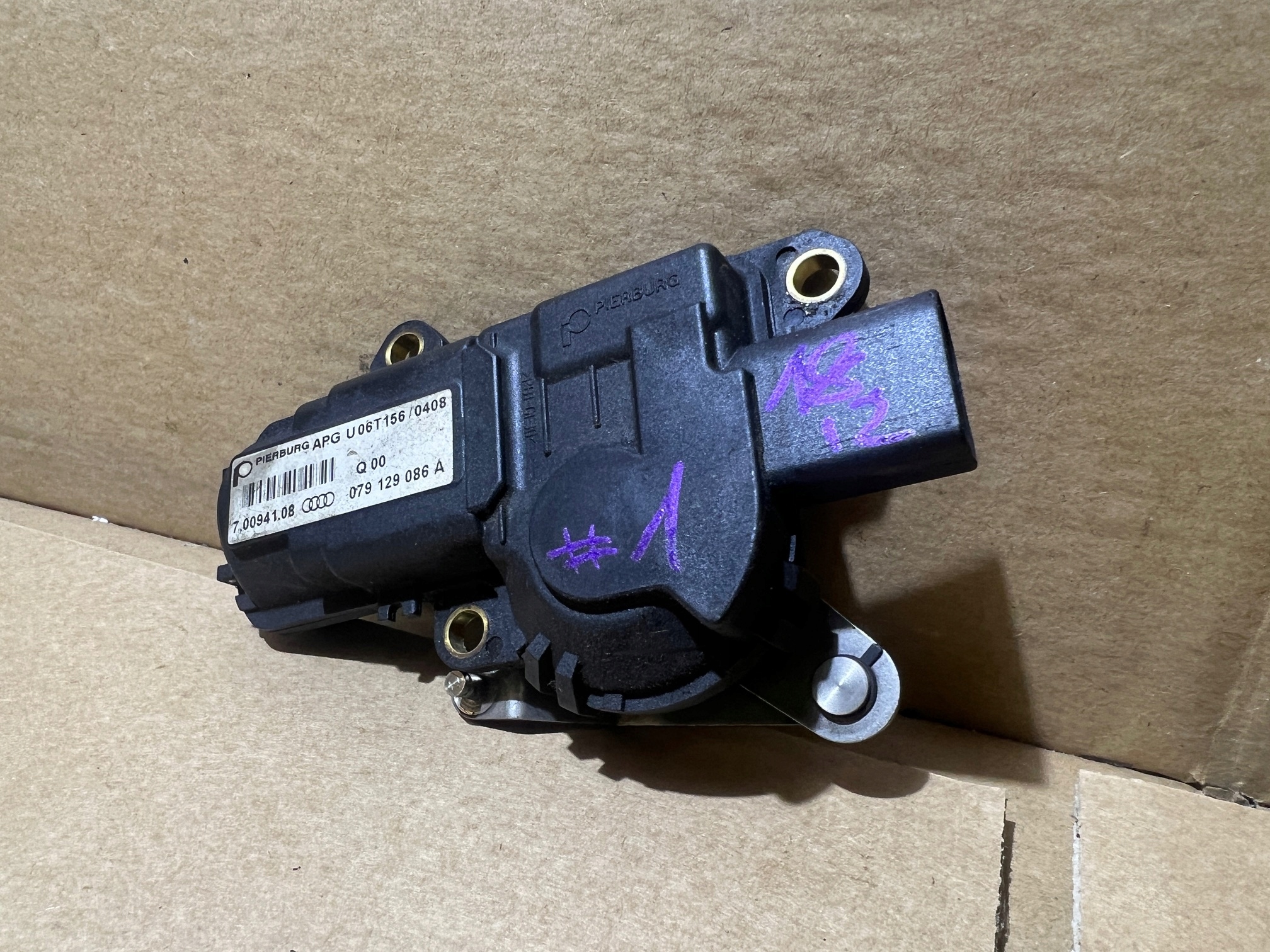AUDI 4.2 FSI V8 regulator of intake 079129086A