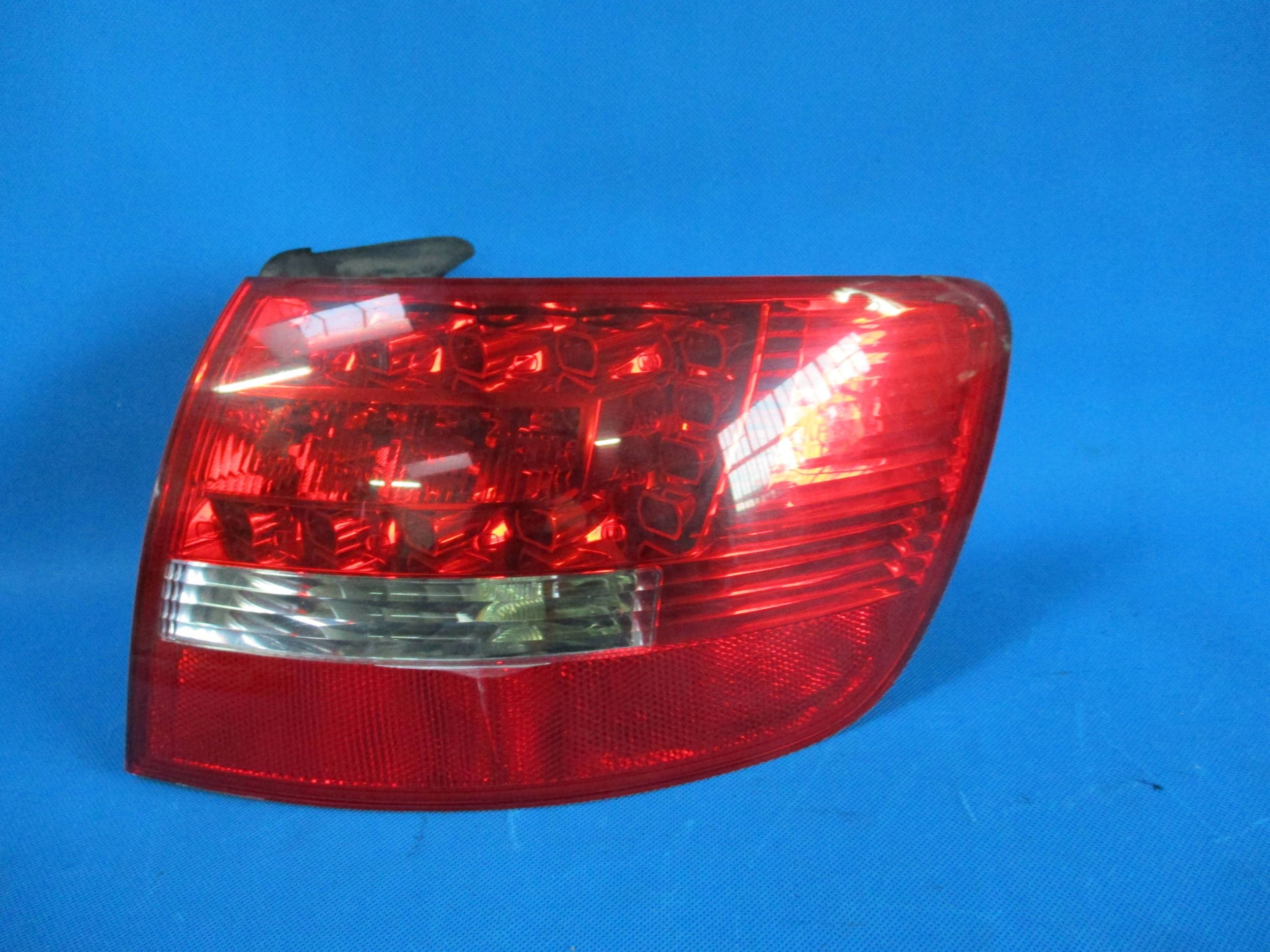 LAMPA TYŁ PRAWA AUDI A6 C6 4F9945096E