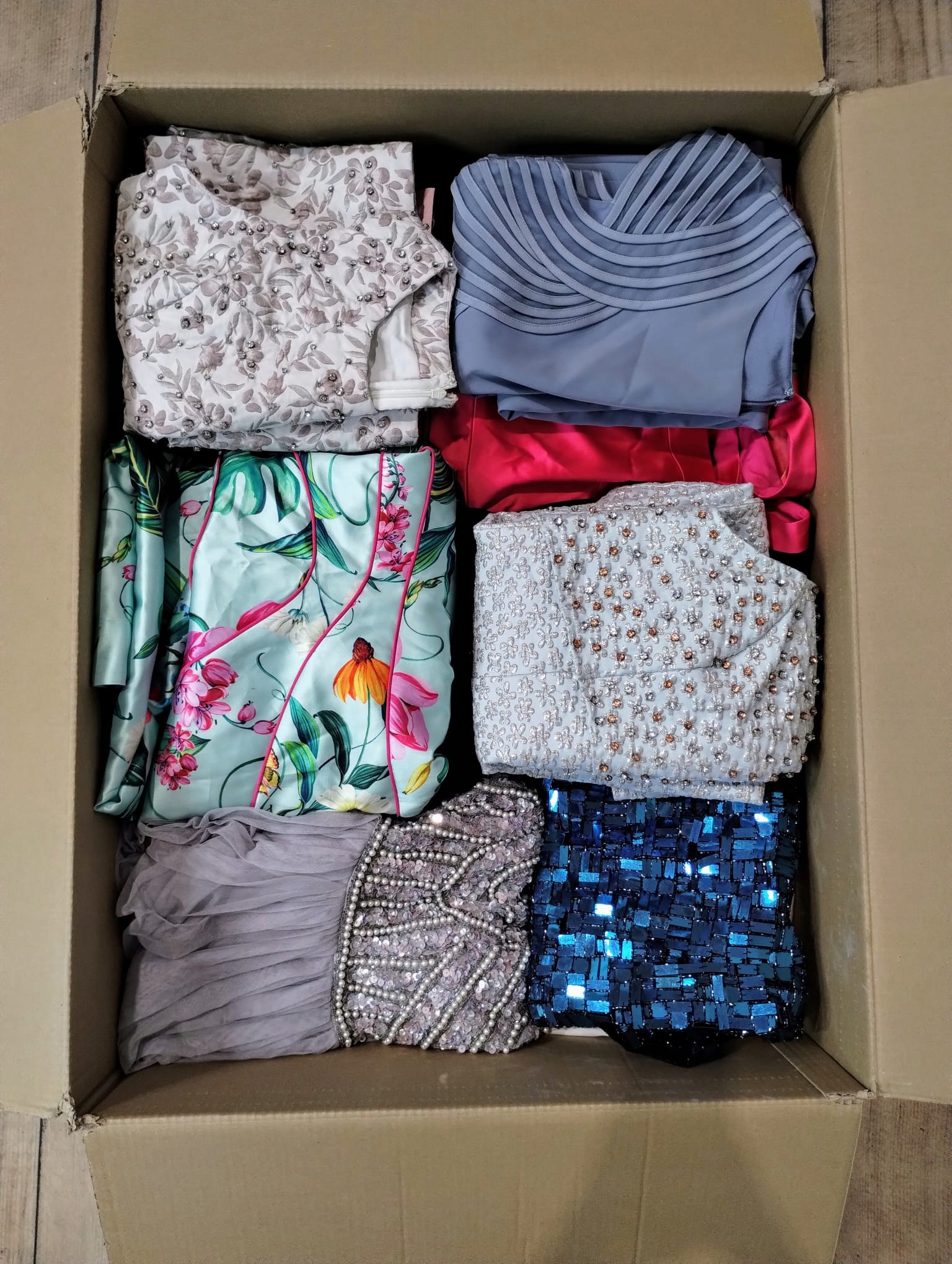 PAKIET ODZIEŻOWY NOWY MYSTERY BOX MIX PACZKA ODZIEŻ 10 SZT SUKIENKI 44 XXL Rozmiar 44
