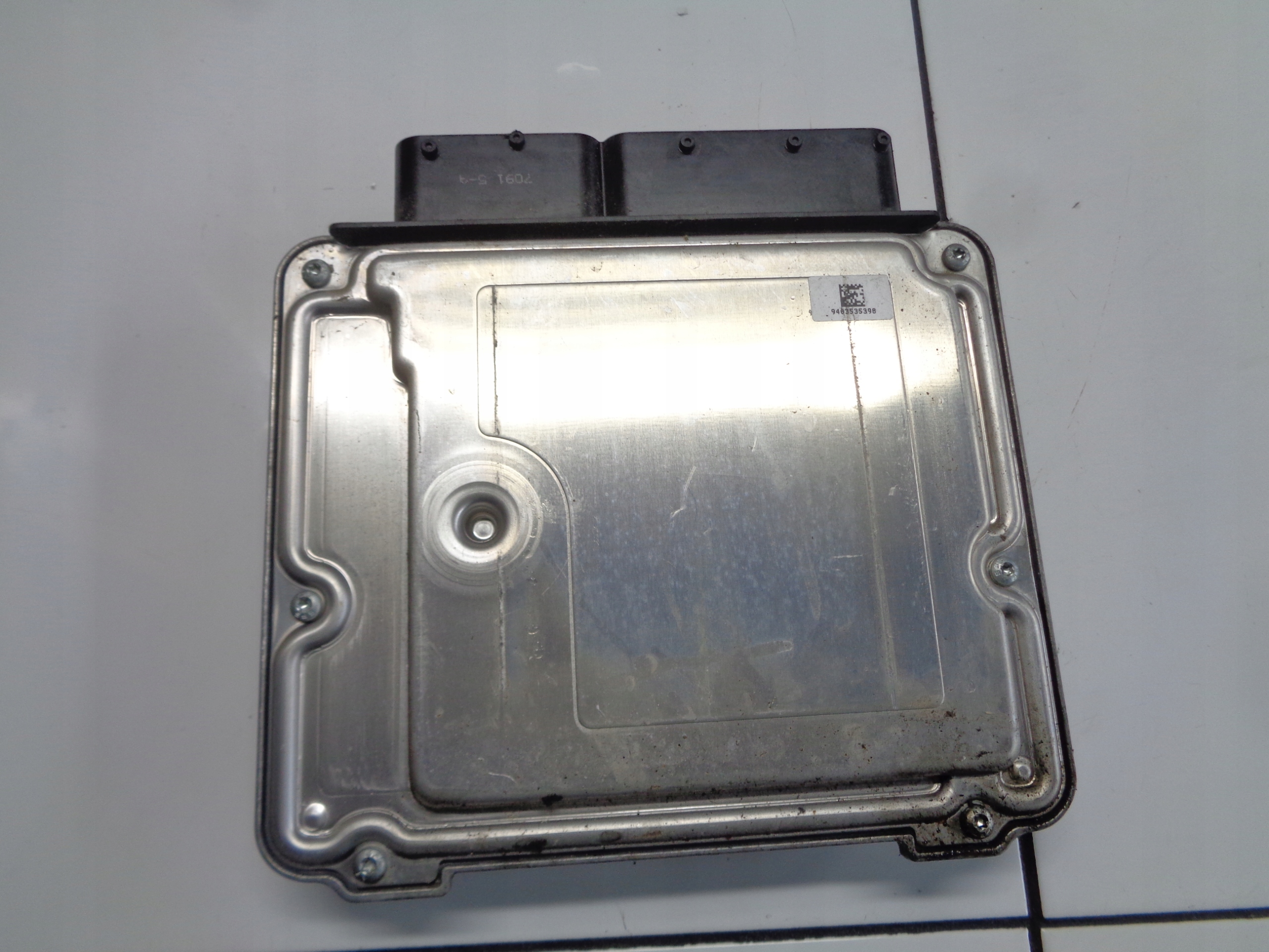 OPEL ASTRA J 1.3CDTI computer control unit of the engine 55580857 0281018081