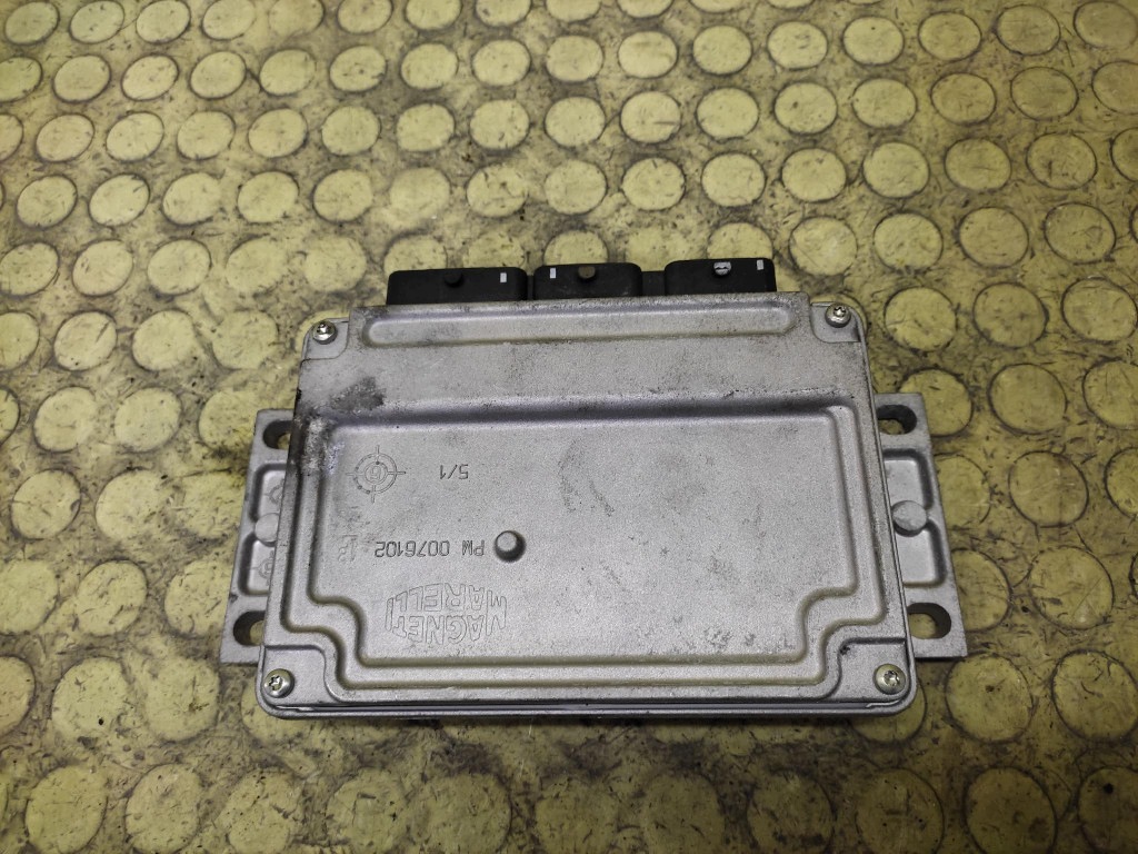PEUGEOT 407 control unit of the engine 9663095780