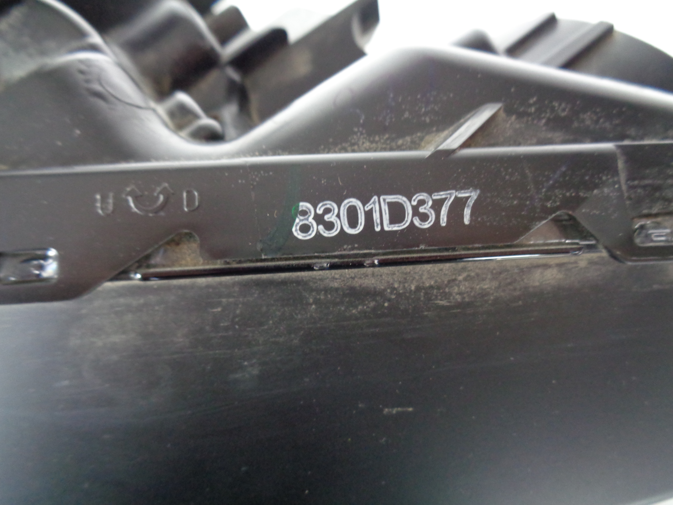 LICHT LINKS REFLEKTOR MITSUBISHI L200 19
