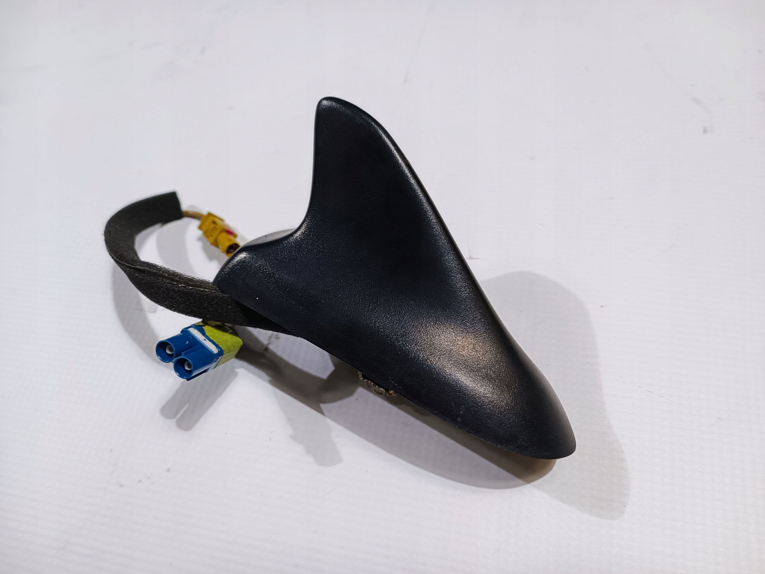 Antena dach GPS pletwa Chevrolet Camaro 2009-2015