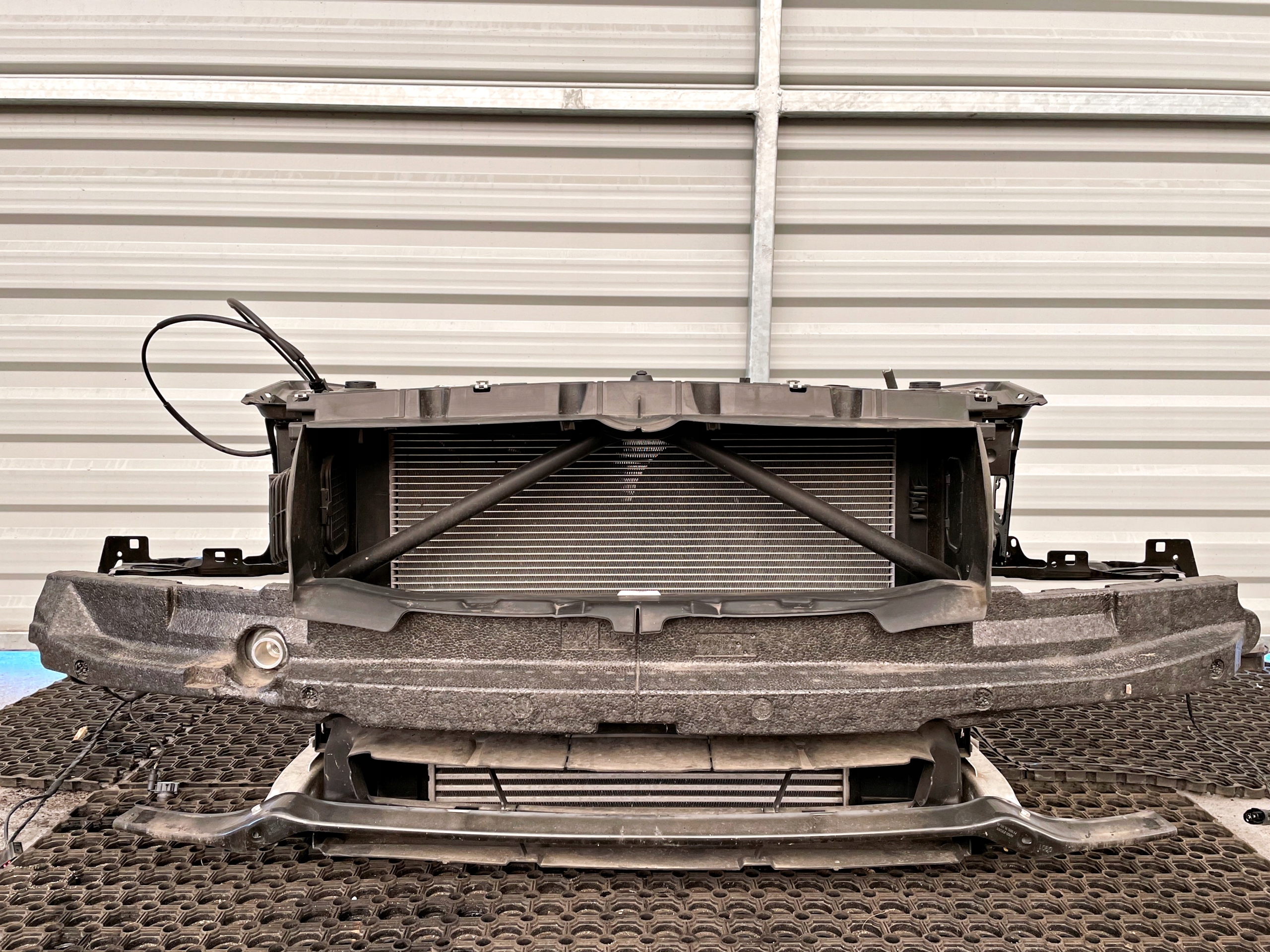 BMW F20 F21 PAS PRZEDNI CHŁODNICE 116i