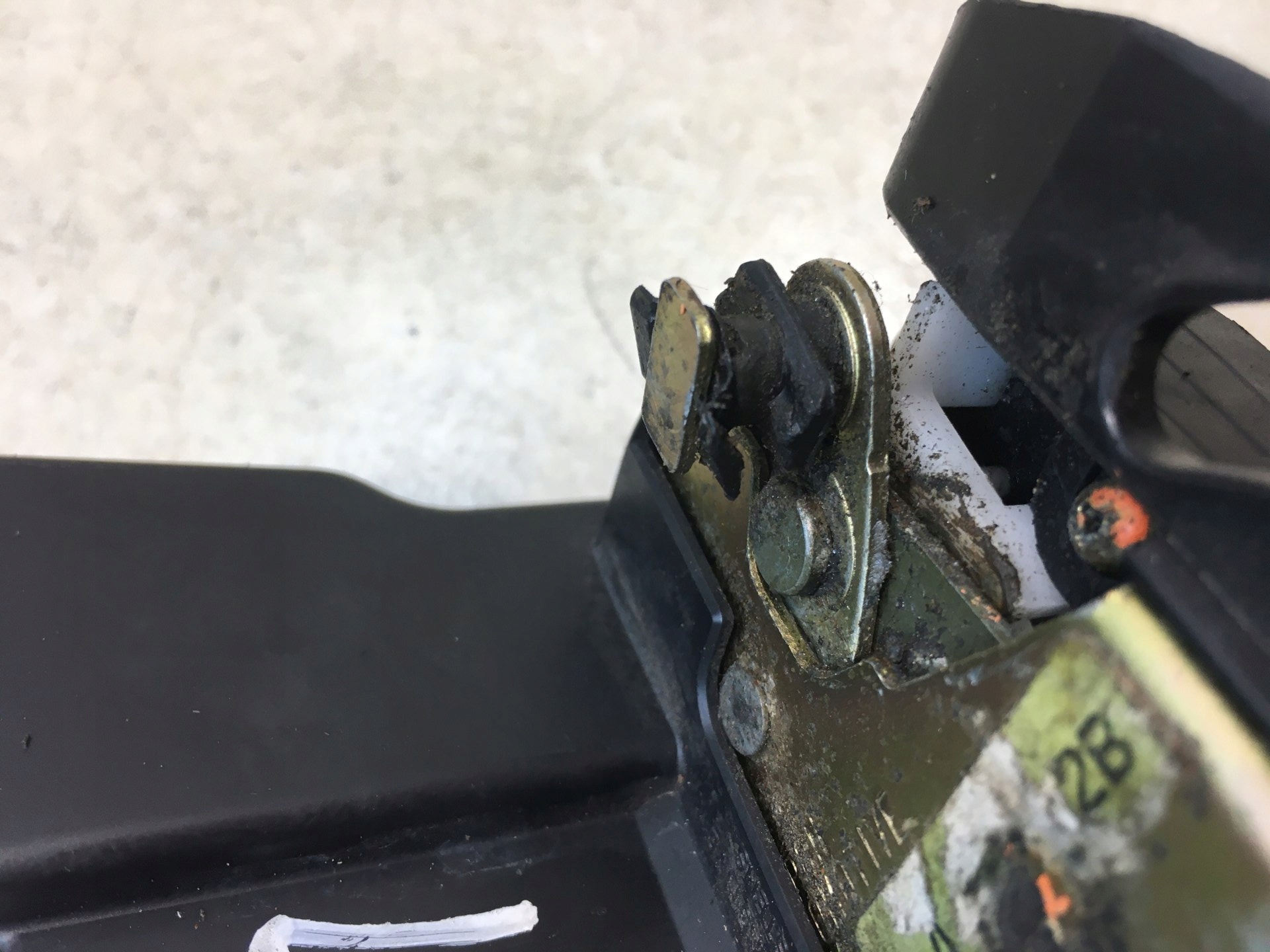 lock door left front MAZDA 323F BJ FL