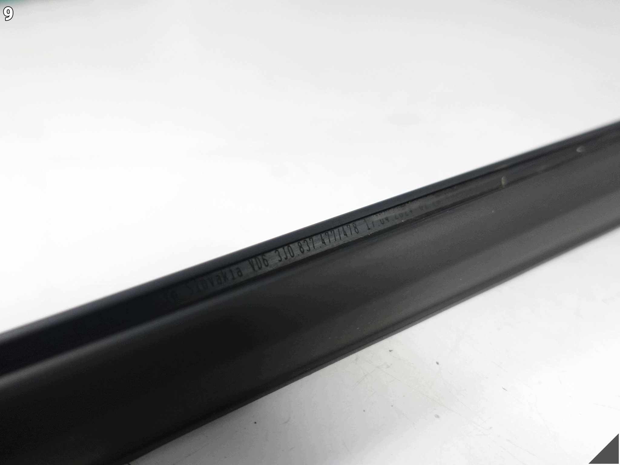 VW PASSAT 9 IX B9 3J0 23- moulding dust windows door left front