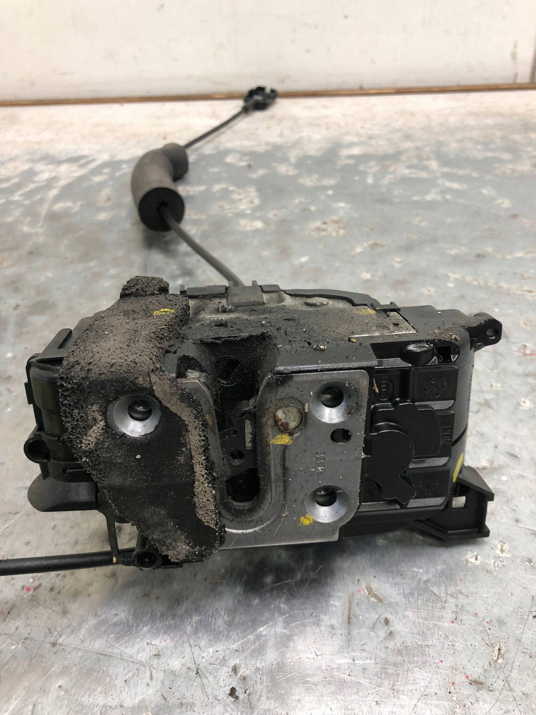 lock door left front RENAULT SCENIC III 805030006R