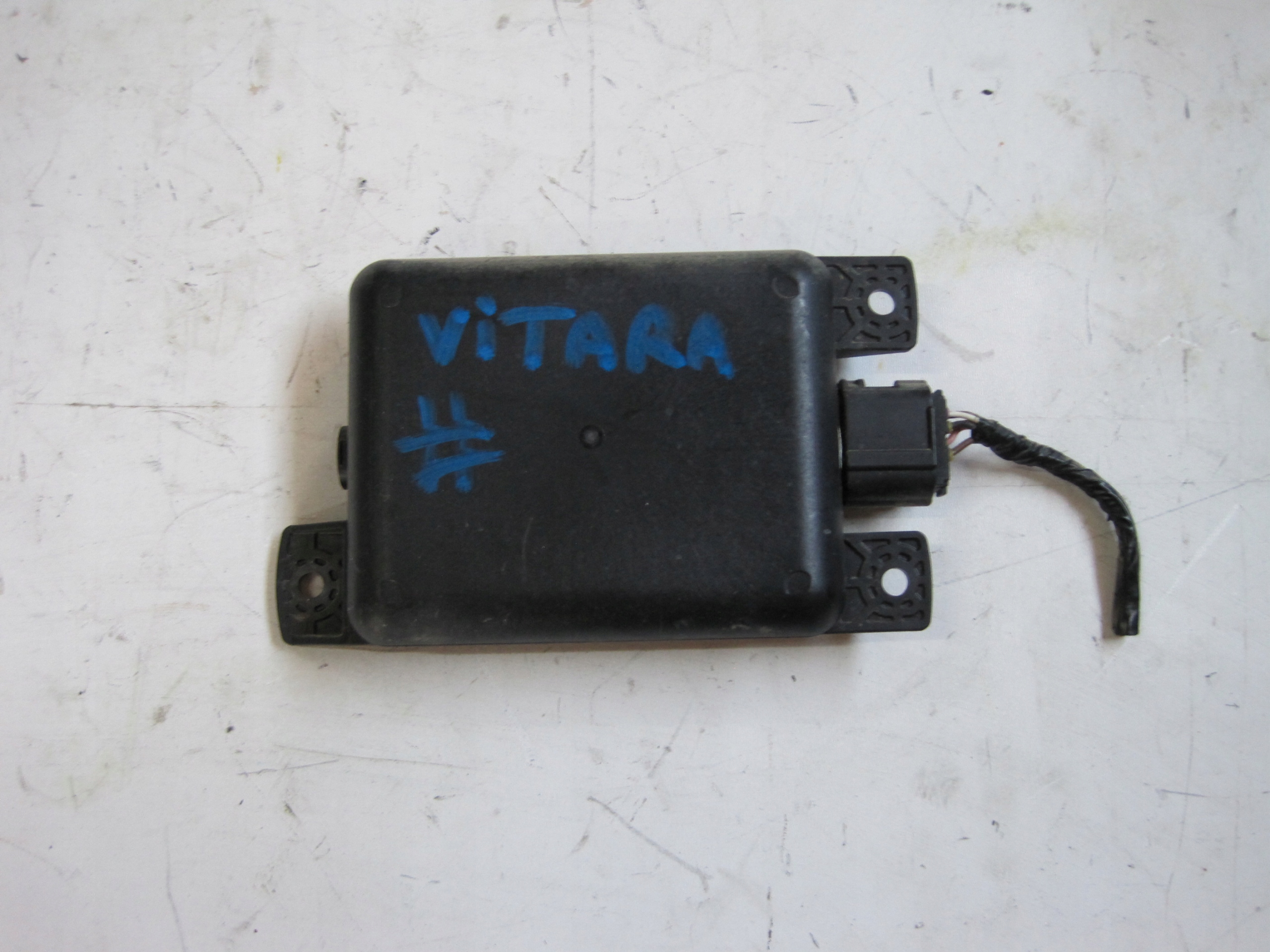 Moduł MARTWEGO POLA 3F500-86R10 SUZUKI VITARA III