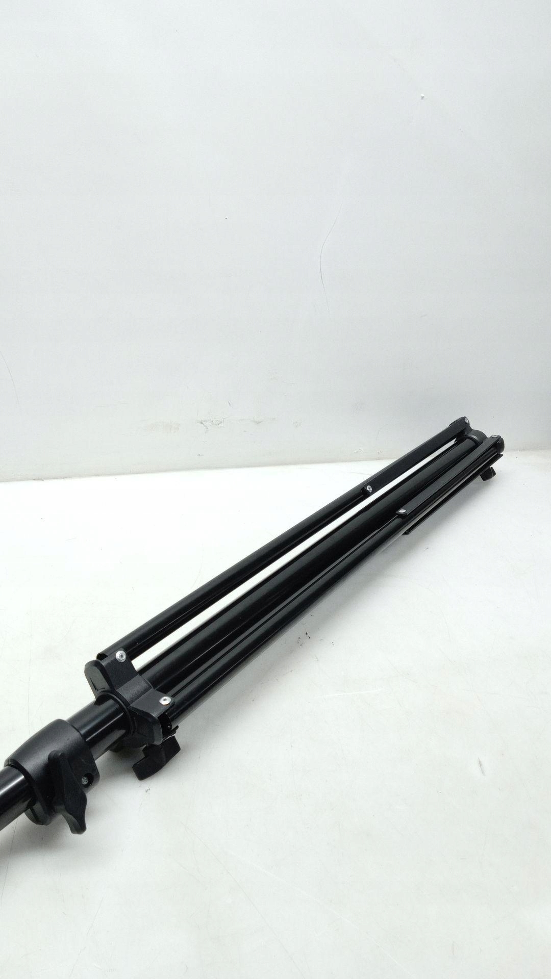 STATYW OŚWIETLENIOWY WALIMEX WT-420 7,5 KG Model WALIMEX WT-420