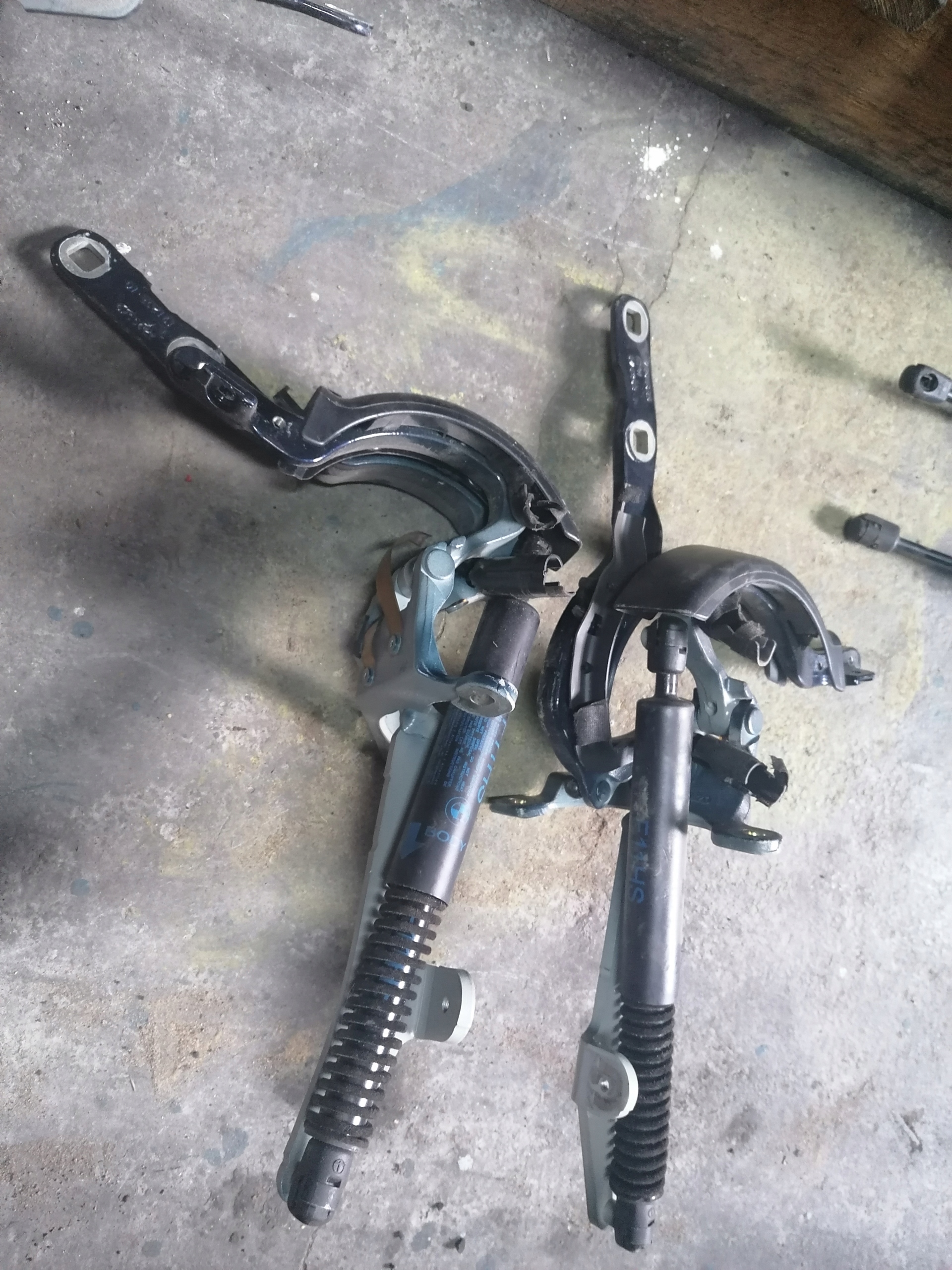 156 157 ZAWIAS ZAWIASY KLAPY LEWY PRAWY BMW F11