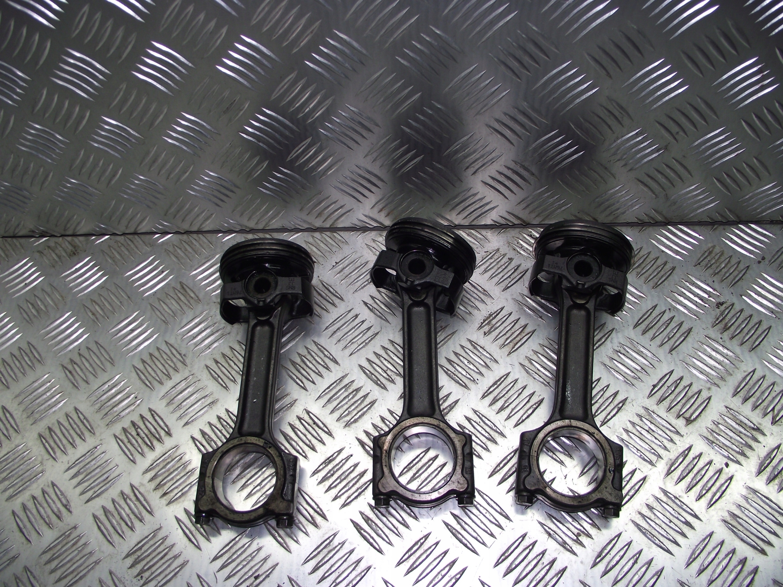 TŁOK KORBOWÓD MERCEDES W176 17R LIFT 1.5CDI W246