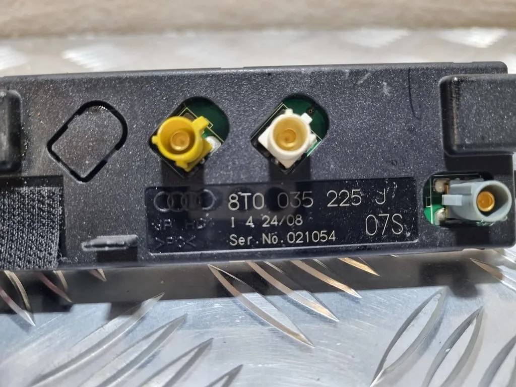 amplifier anteny Audi A5 8T 2008 8T0035225J