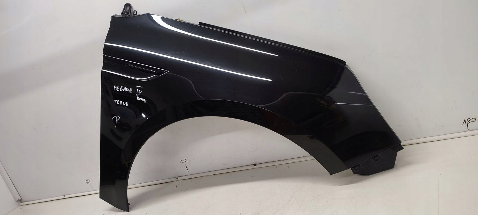 fender right front front Renault Megane IV kombi TEGNE