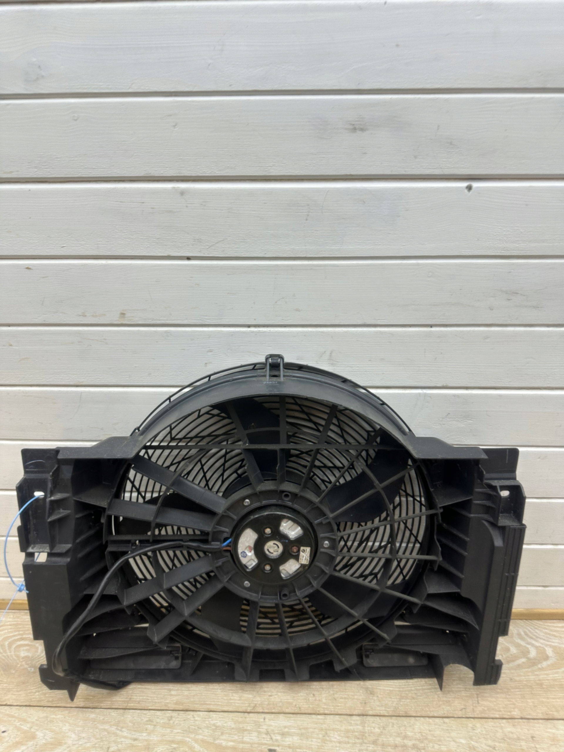 radiator fan BMW e53 x5 6921381